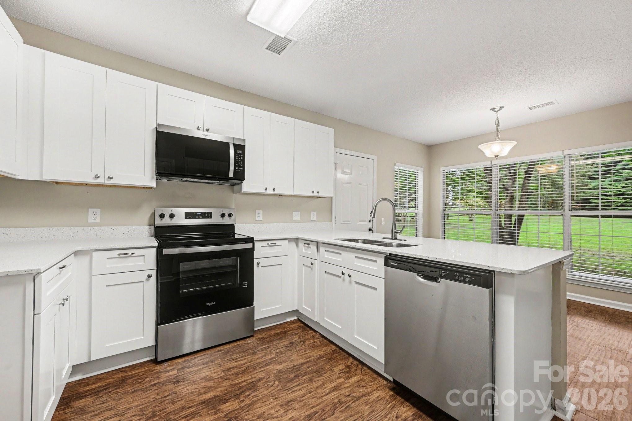 Single Family Residence at 221 Aylesbury Lane, Indian Trail, photo 8 of 23