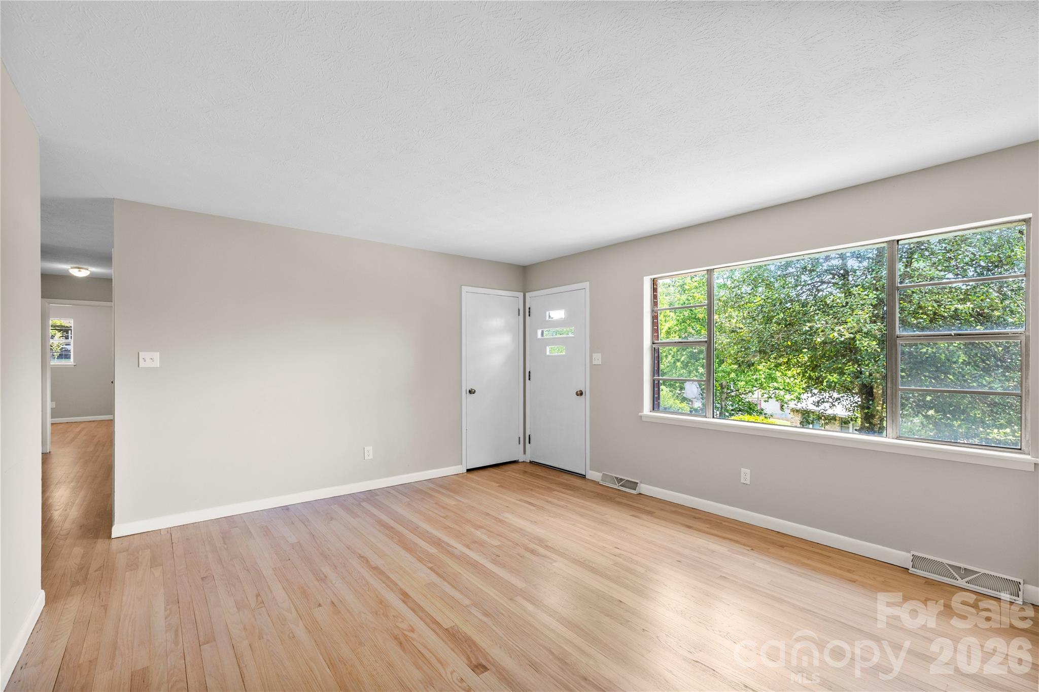 Single Family Residence at 309 Oak Hill Road, Candler, photo 9 of 39