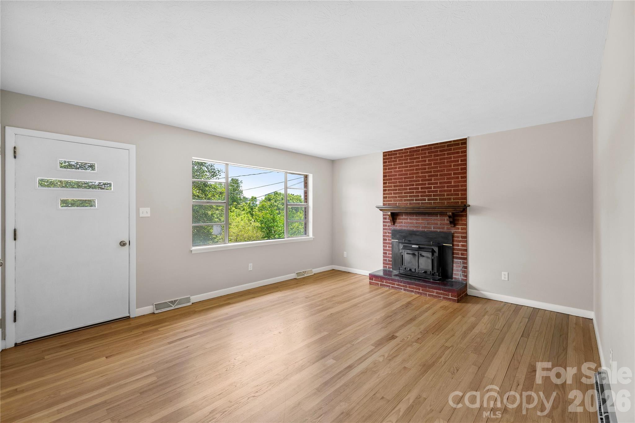 Single Family Residence at 309 Oak Hill Road, Candler, photo 11 of 39