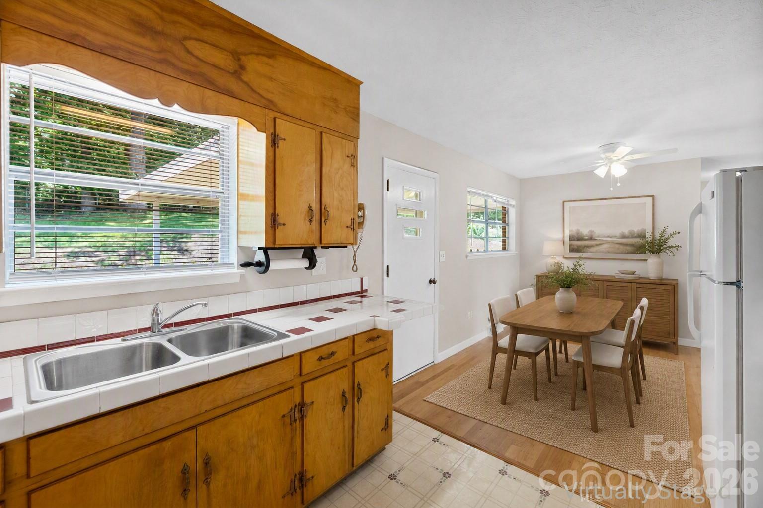 Single Family Residence at 309 Oak Hill Road, Candler, photo 12 of 39