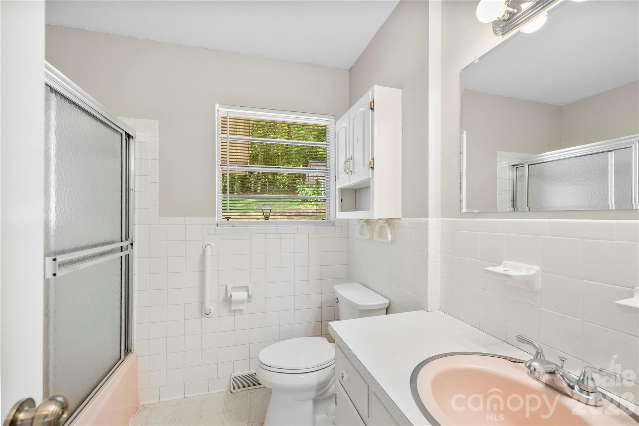 Single Family Residence at 309 Oak Hill Road, Candler, photo 24 of 39