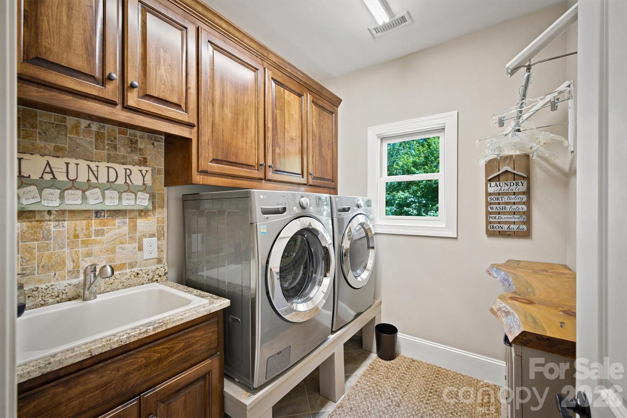 Single Family Residence at 1167 Johns Ridge Parkway, Lenoir, photo 18 of 47
