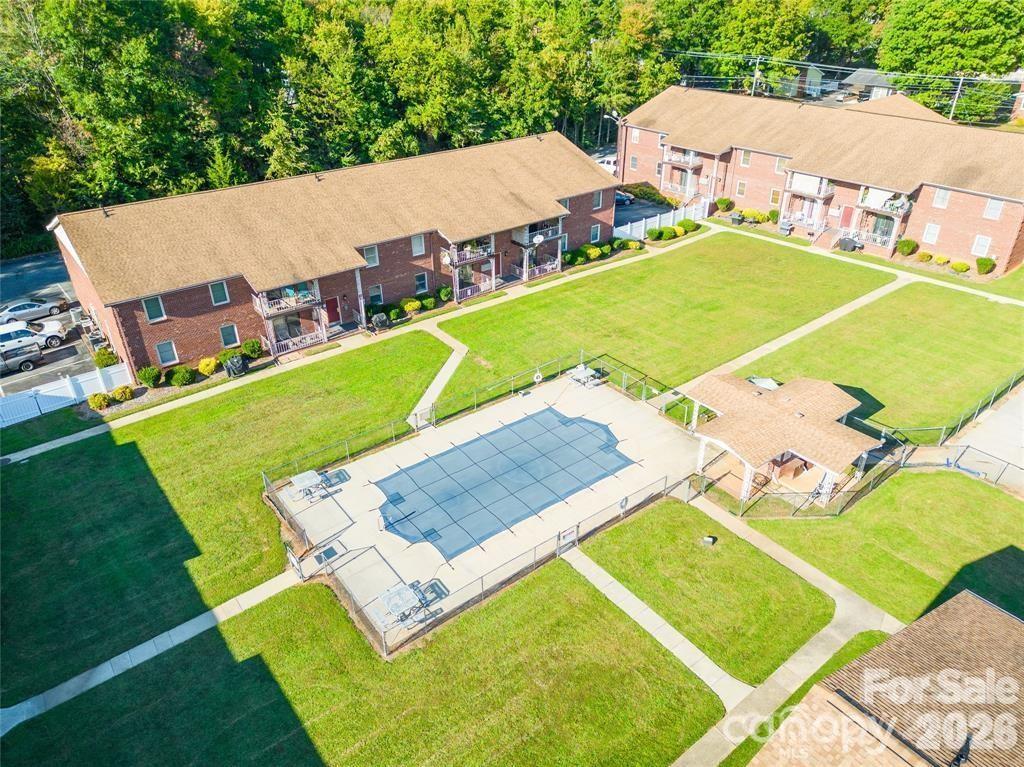 Condominium at 103 Carriage House Drive, Kannapolis, photo 2 of 32