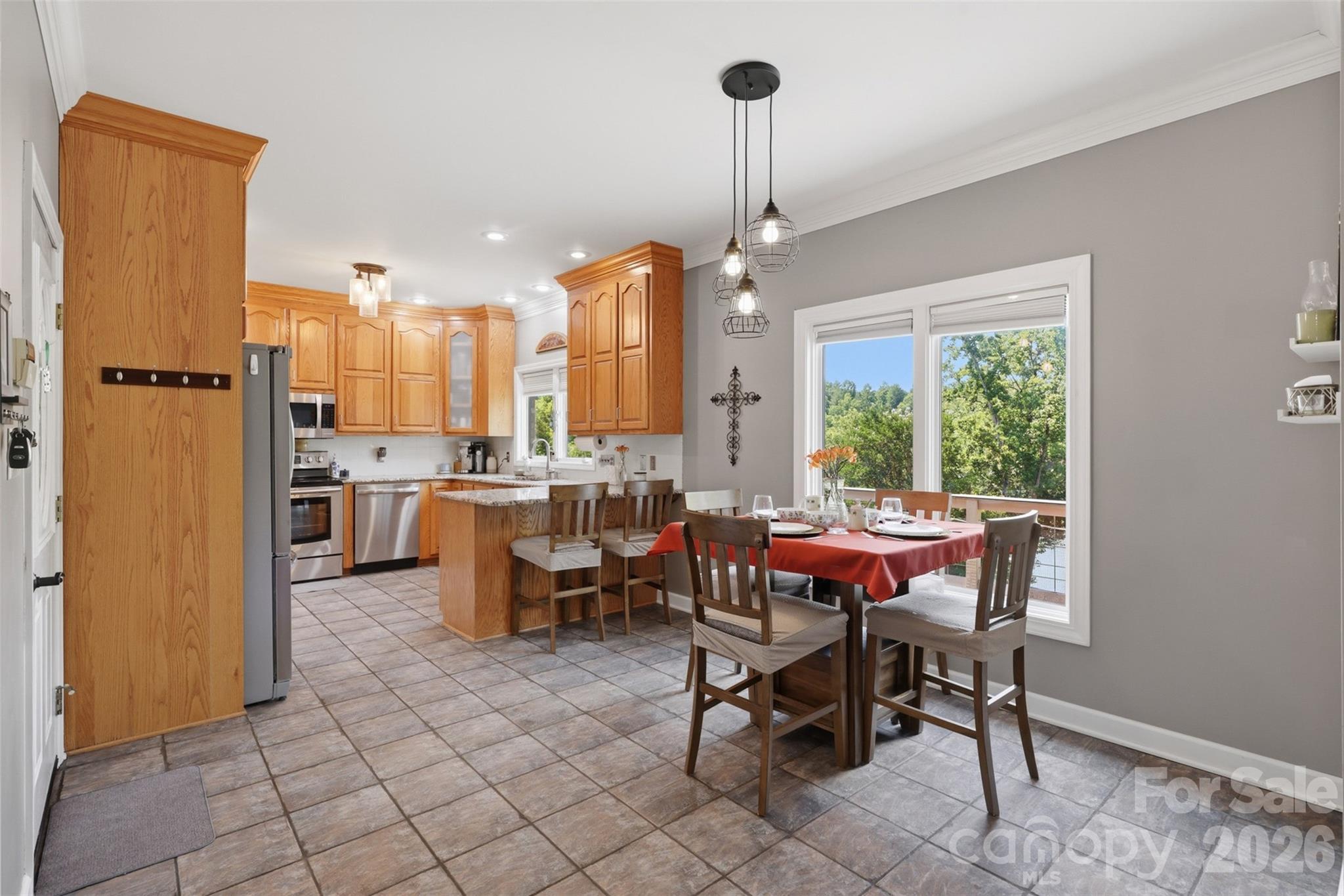 Single Family Residence at 495 Windsor Drive, Taylorsville, photo 19 of 48
