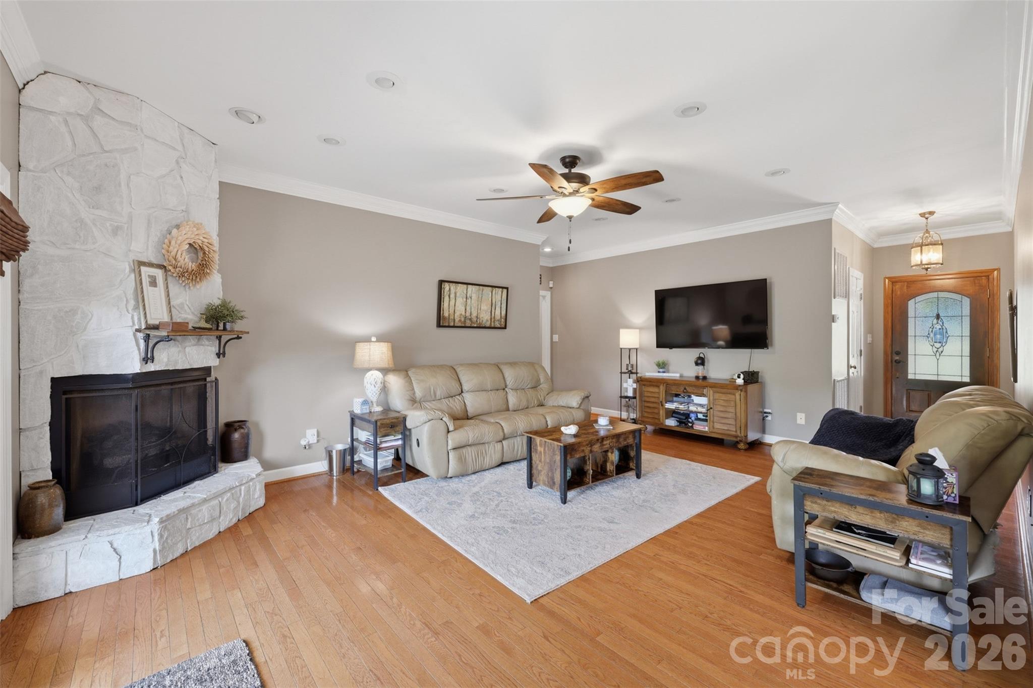 Single Family Residence at 495 Windsor Drive, Taylorsville, photo 20 of 48