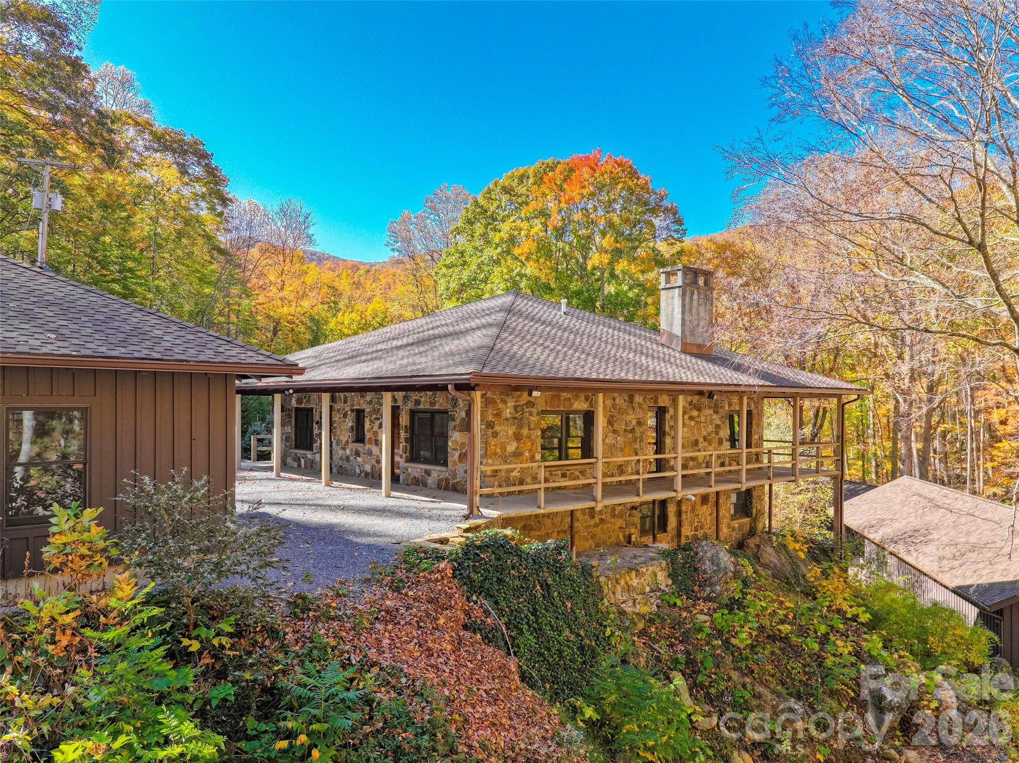 Main house and upper garage - 191 N Fork Road, Burnsville