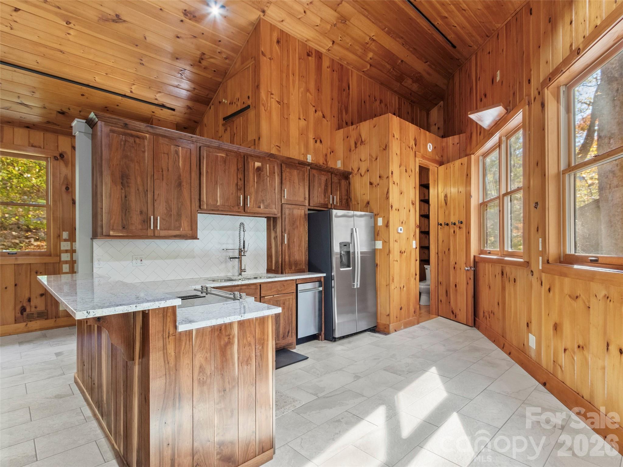 Guest house Kitchen - 191 N Fork Road, Burnsville