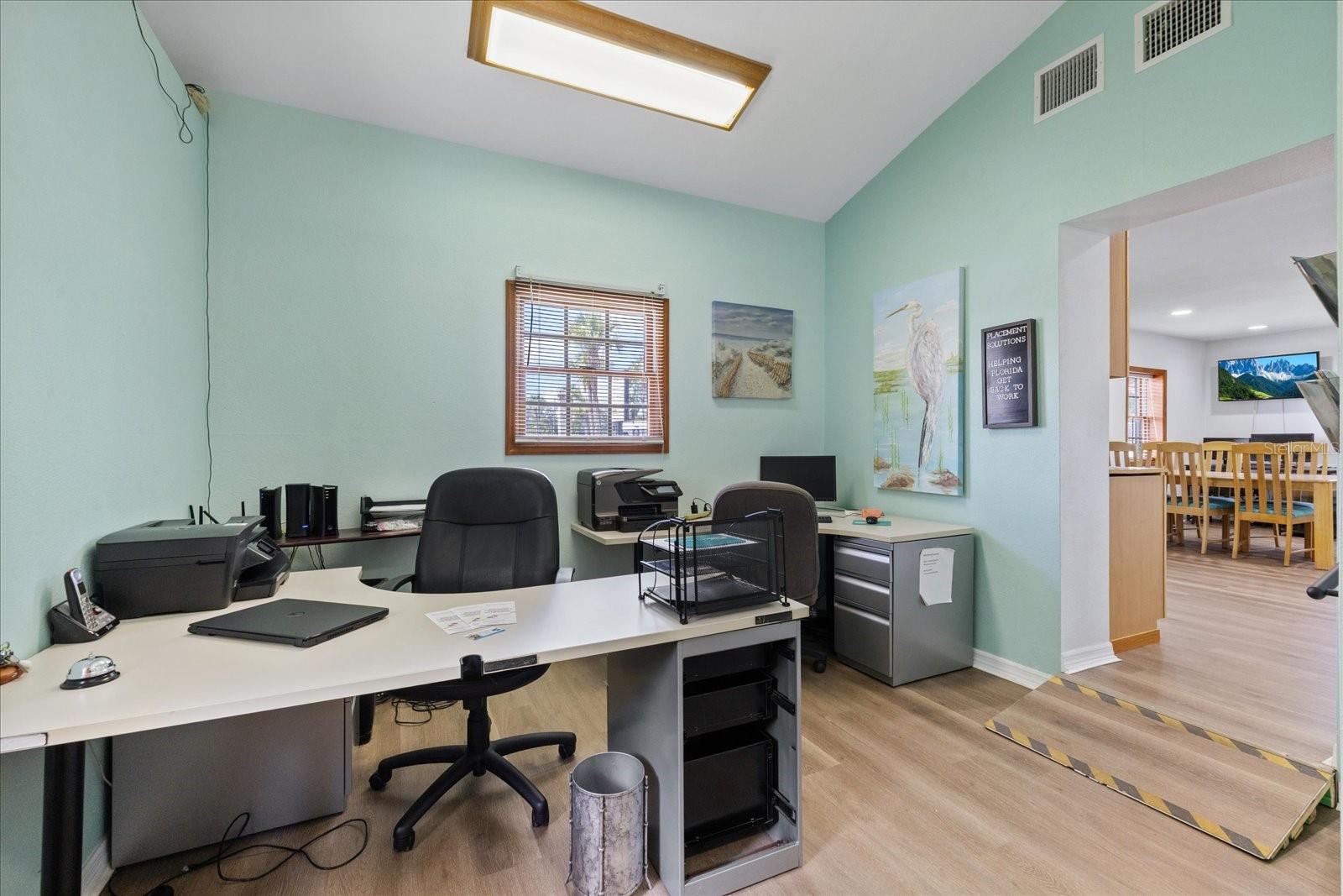 Plenty of Space for multiple Employees - 6511 MAIN ST, NEW PORT RICHEY