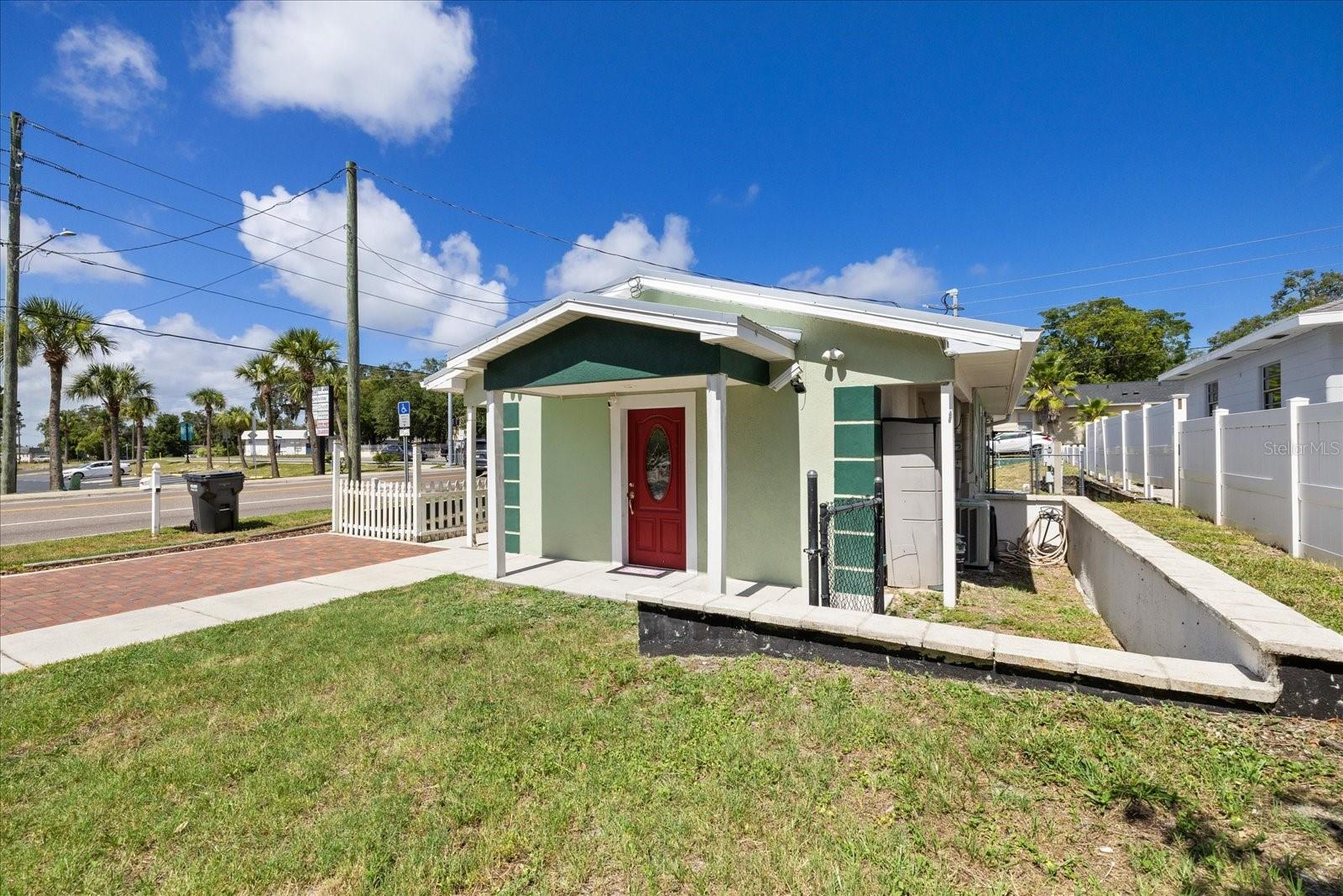 Well maintained Office Space - 6511 MAIN ST, NEW PORT RICHEY