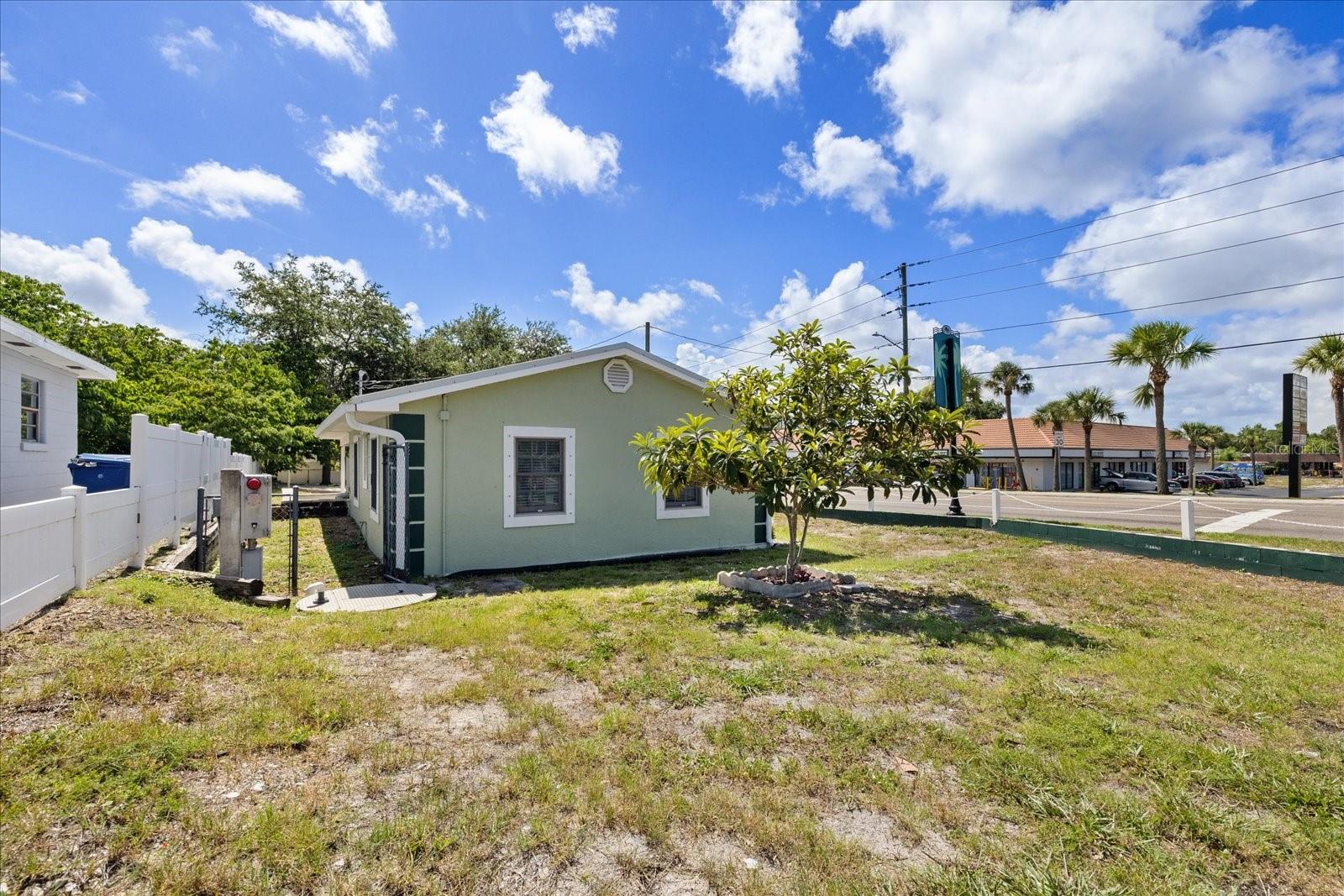 Plenty of Outdoor Space to Expand - 6511 MAIN ST, NEW PORT RICHEY