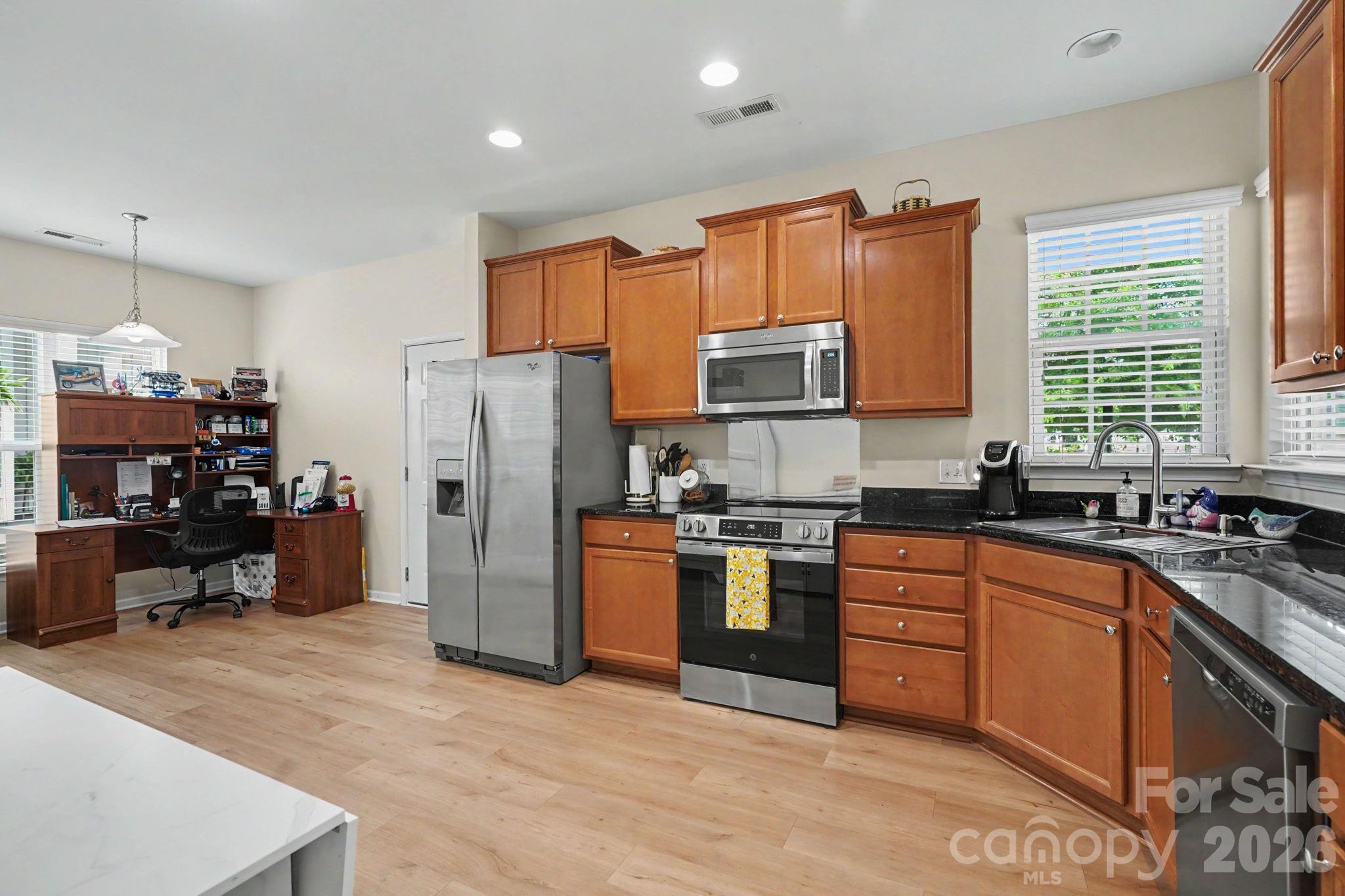 Single Family Residence at 20241 Dovekie Lane, Fort Mill, photo 3 of 29