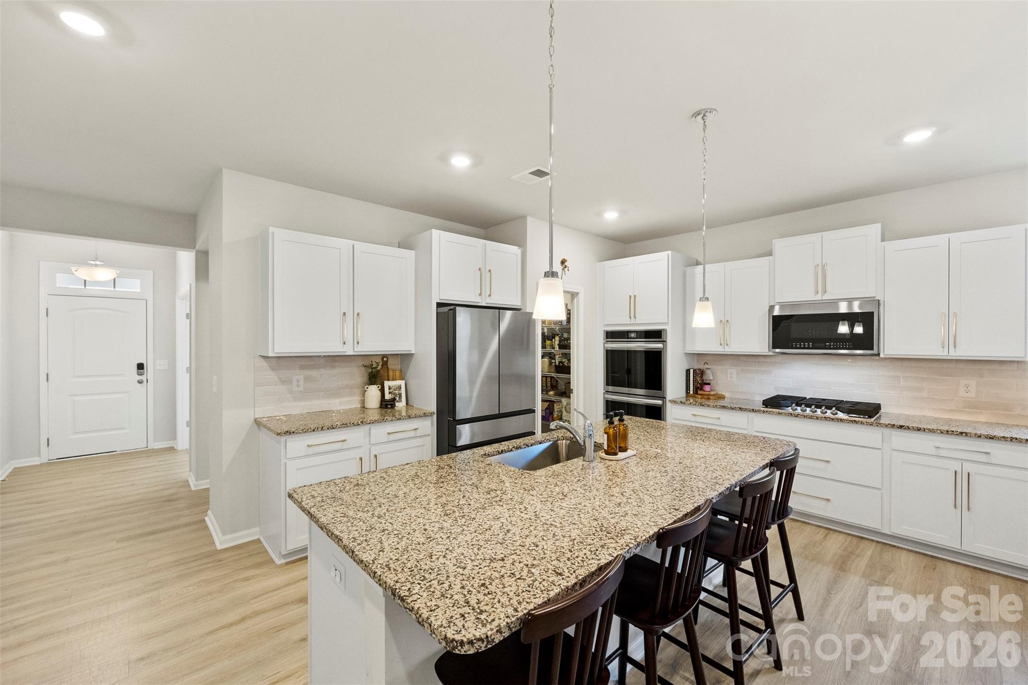 Single Family Residence at 3014 Oxtail Court, Rock Hill, photo 2 of 45