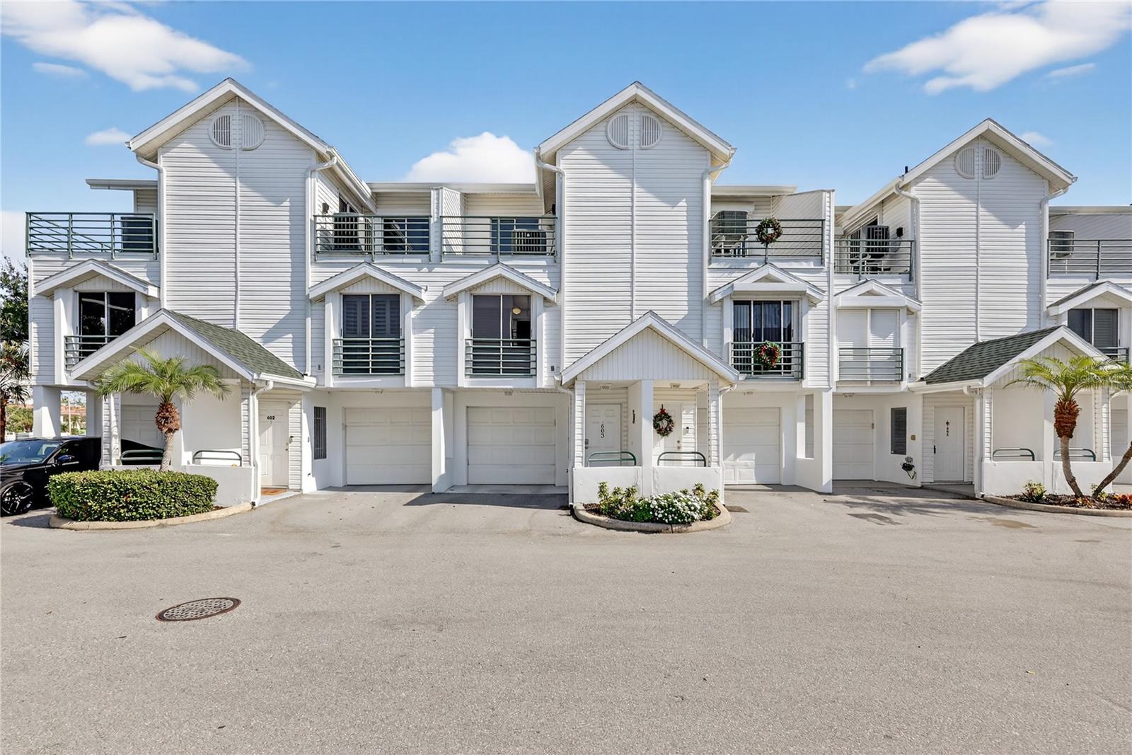 320 ISLAND WAY #603