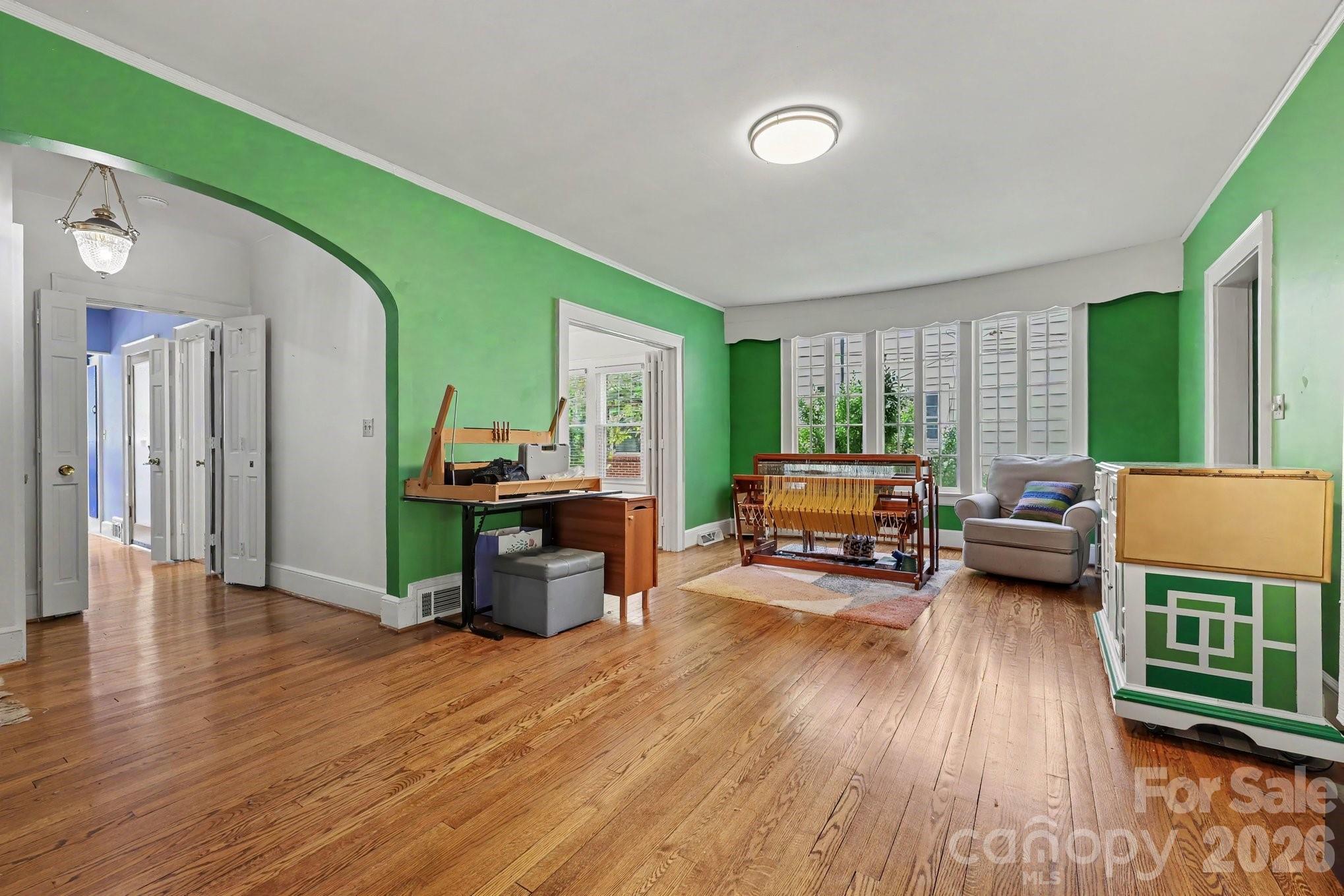 Single Family Residence at 404 Fairview Drive, Lexington, photo 2 of 42
