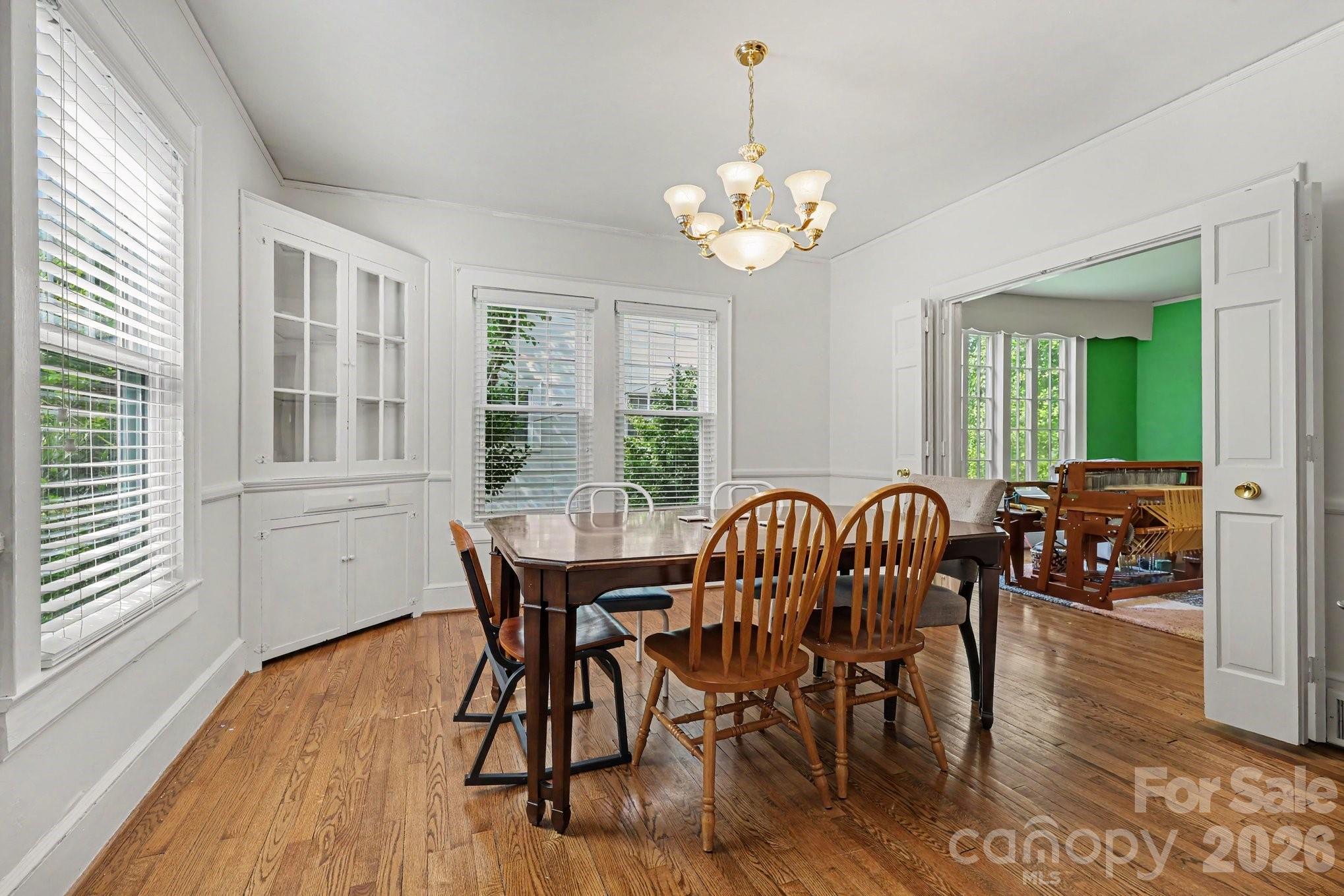 Single Family Residence at 404 Fairview Drive, Lexington, photo 8 of 42