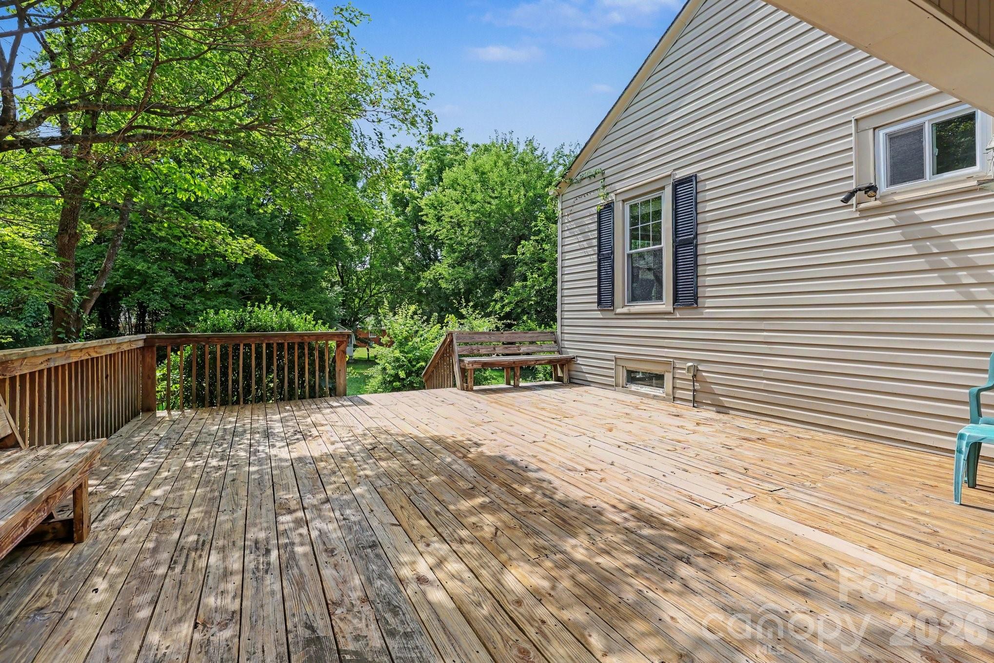 Single Family Residence at 404 Fairview Drive, Lexington, photo 17 of 42