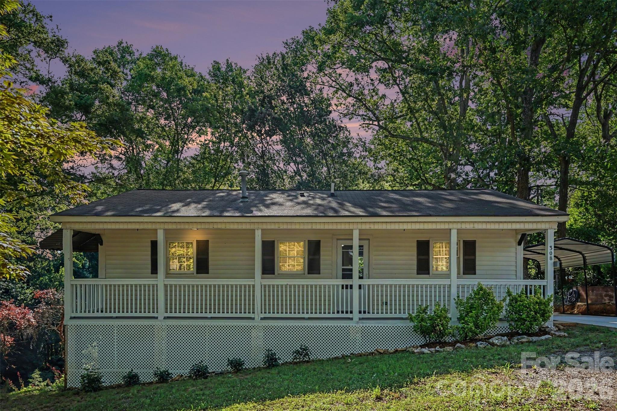 Single Family Residence at 308 N Carpenter Street, Kings Mountain, photo 2 of 18