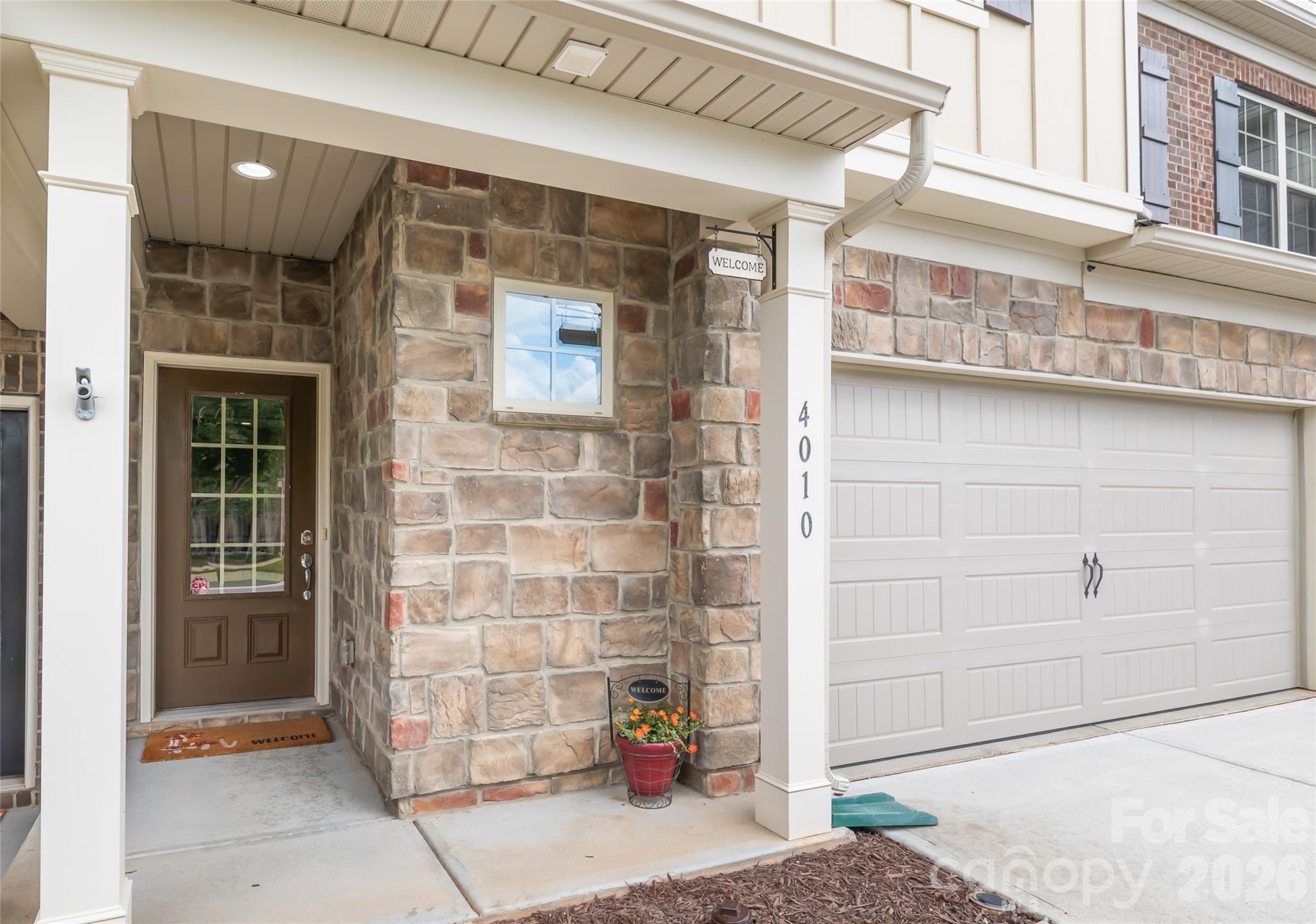 Townhouse at 4010 Woodsmill Road, Fort Mill, photo 2 of 43