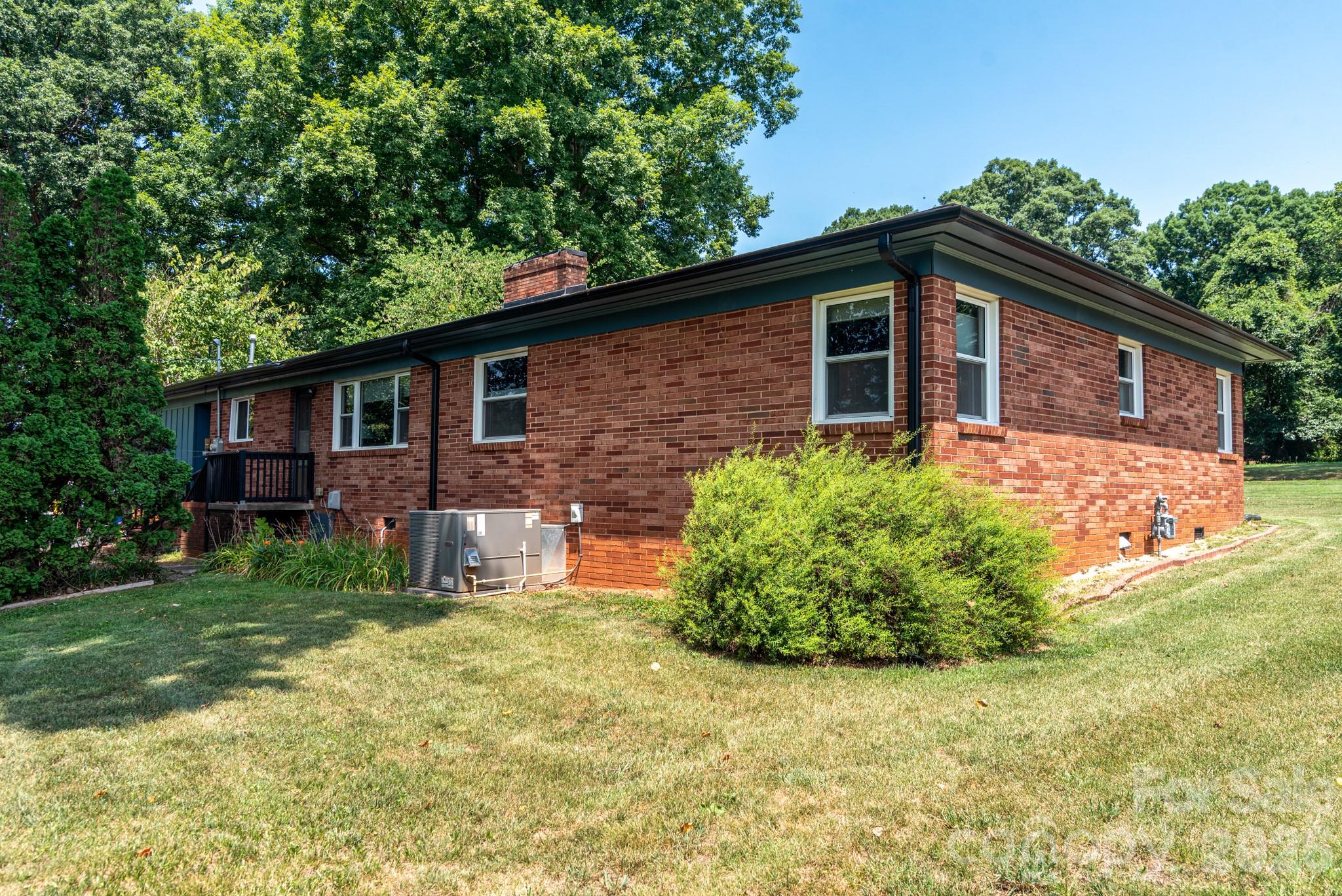 Single Family Residence at 117 Rockwood Lane, Statesville, photo 7 of 27
