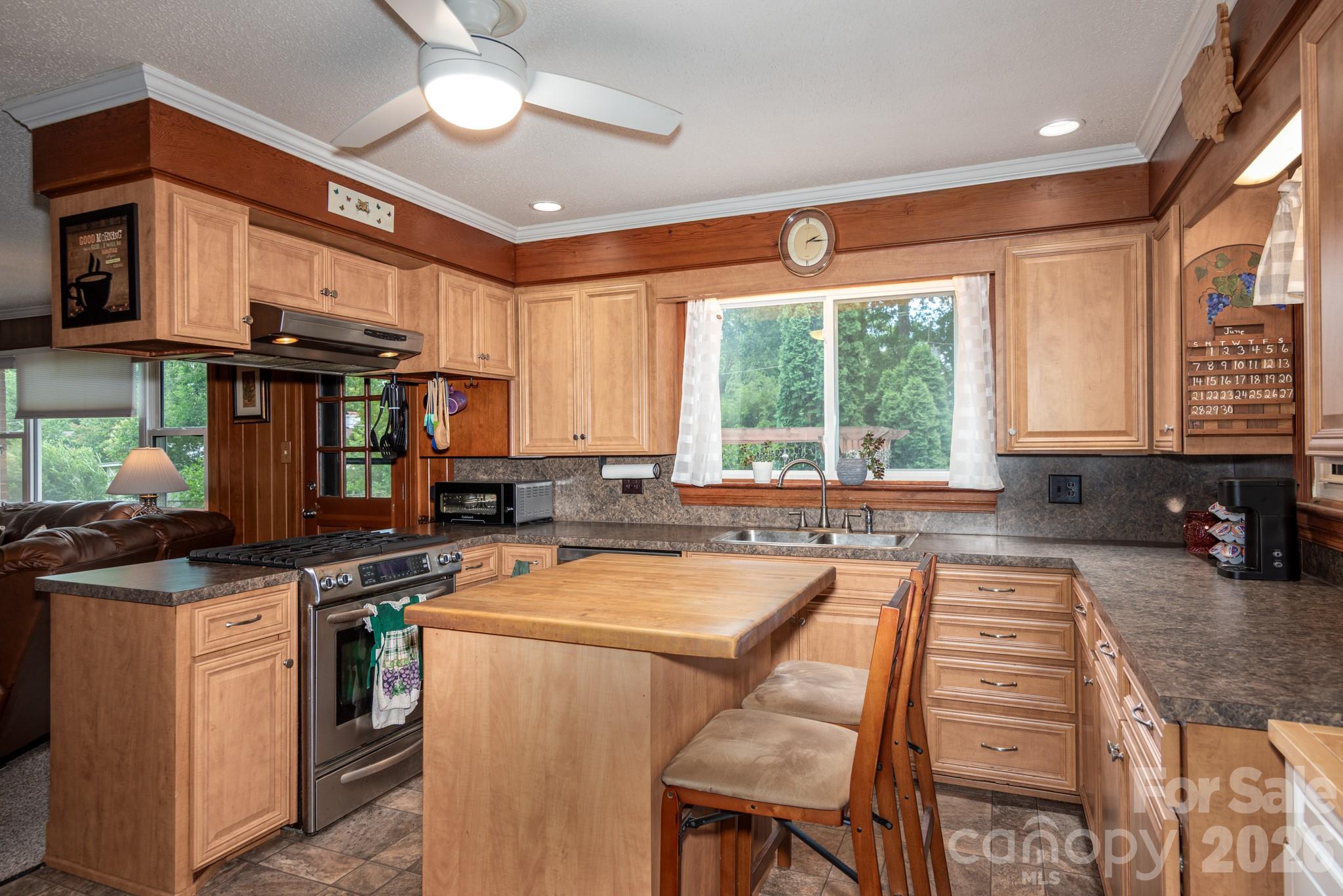 Single Family Residence at 117 Rockwood Lane, Statesville, photo 16 of 27
