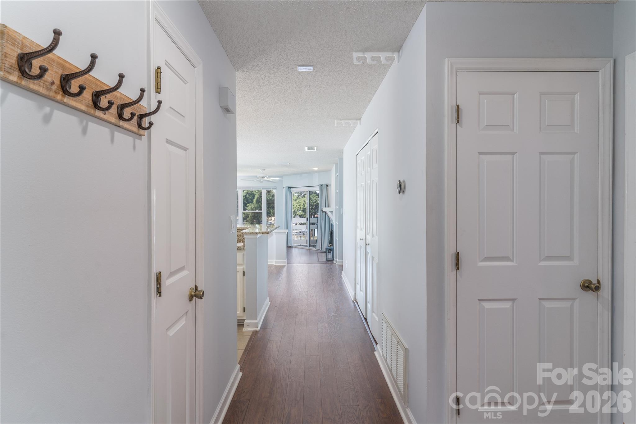 Condominium at 17919 Kings Point Drive, Cornelius, photo 7 of 39