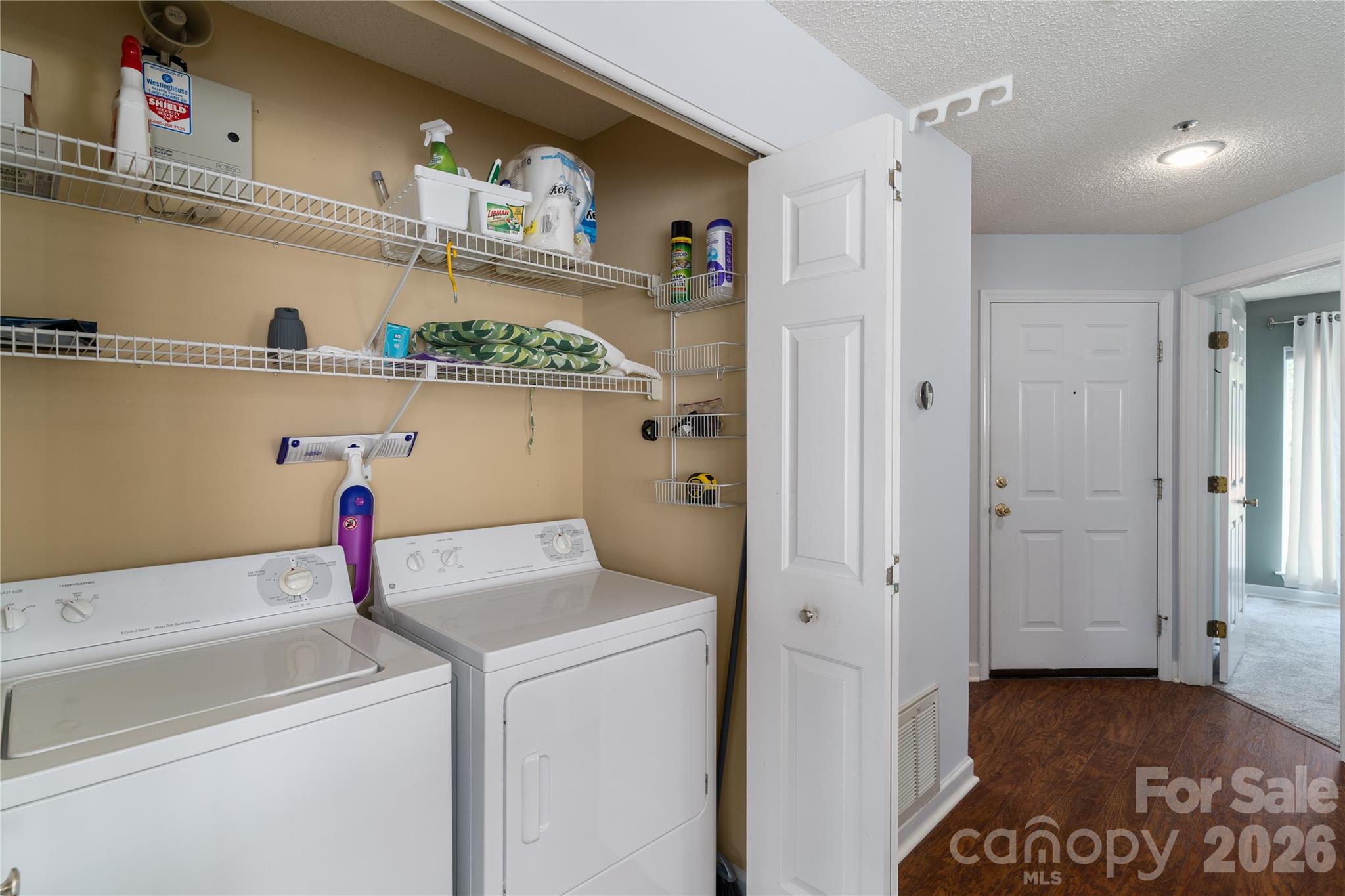 Condominium at 17919 Kings Point Drive, Cornelius, photo 8 of 39