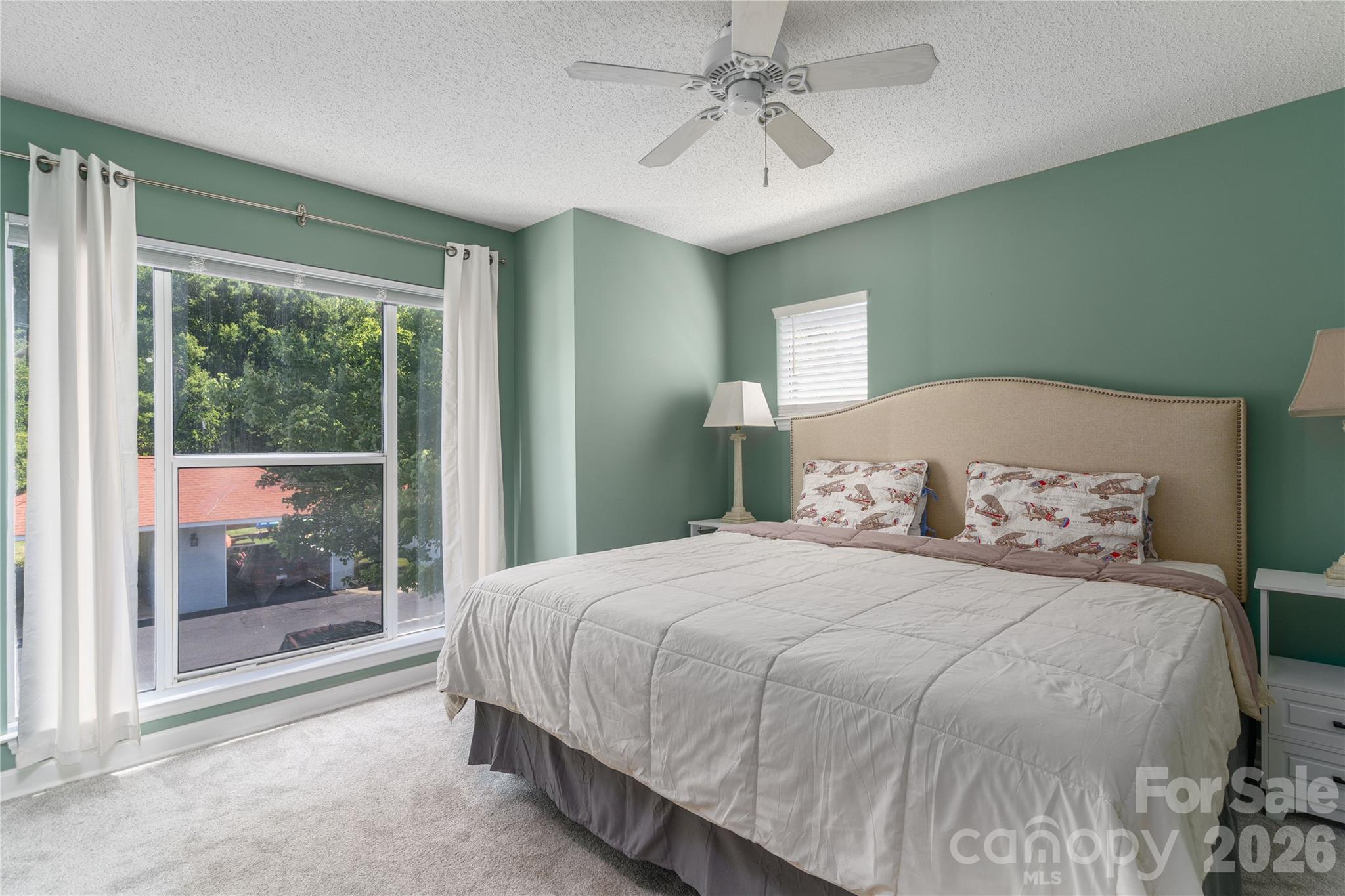 Condominium at 17919 Kings Point Drive, Cornelius, photo 10 of 39
