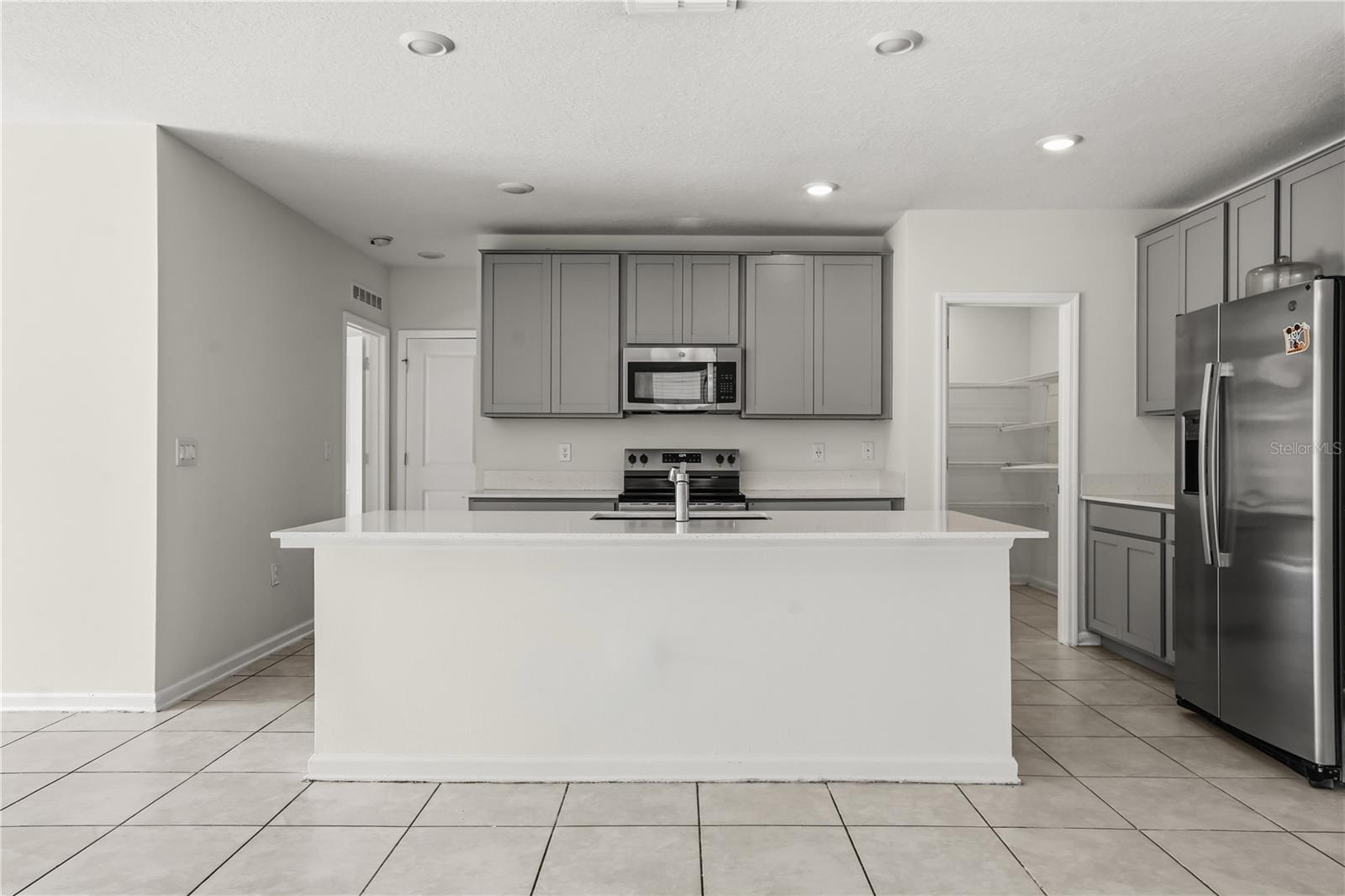 Single Family Residence at 1721 WHITE WATER CT, DAVENPORT, photo 5 of 40