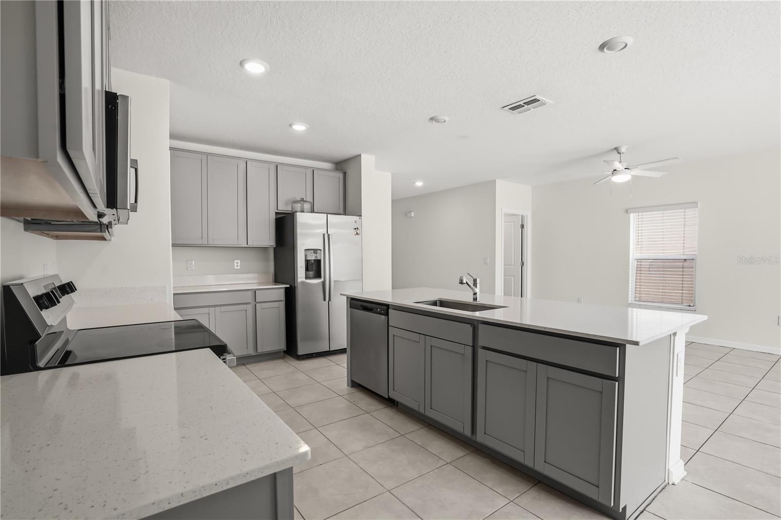 Single Family Residence at 1721 WHITE WATER CT, DAVENPORT, photo 6 of 40