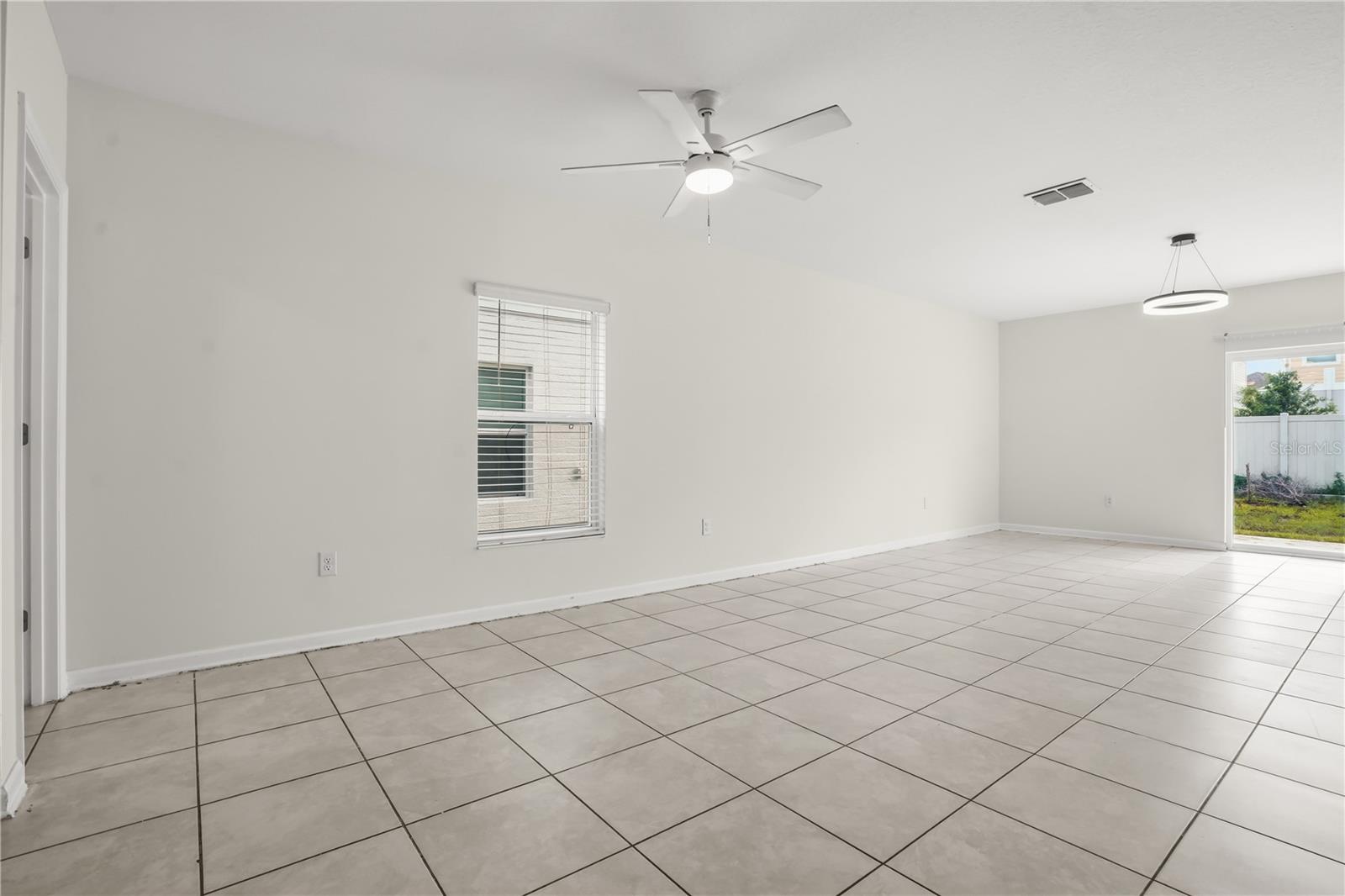 Single Family Residence at 1721 WHITE WATER CT, DAVENPORT, photo 8 of 40