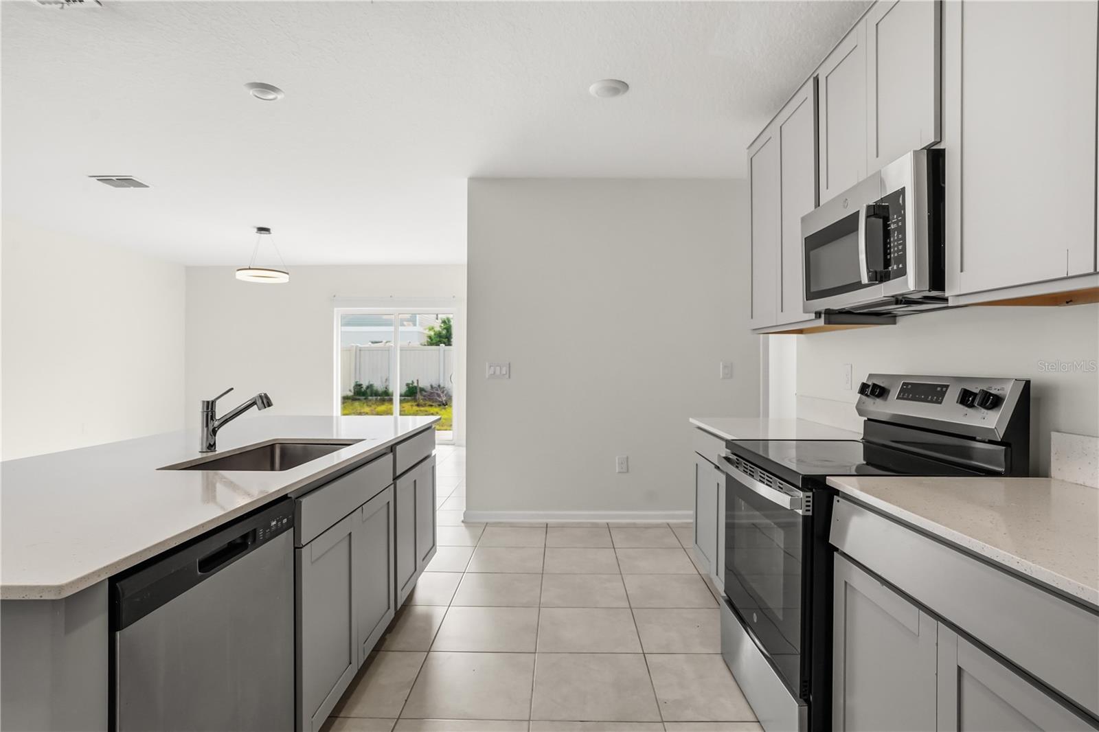 Single Family Residence at 1721 WHITE WATER CT, DAVENPORT, photo 9 of 40