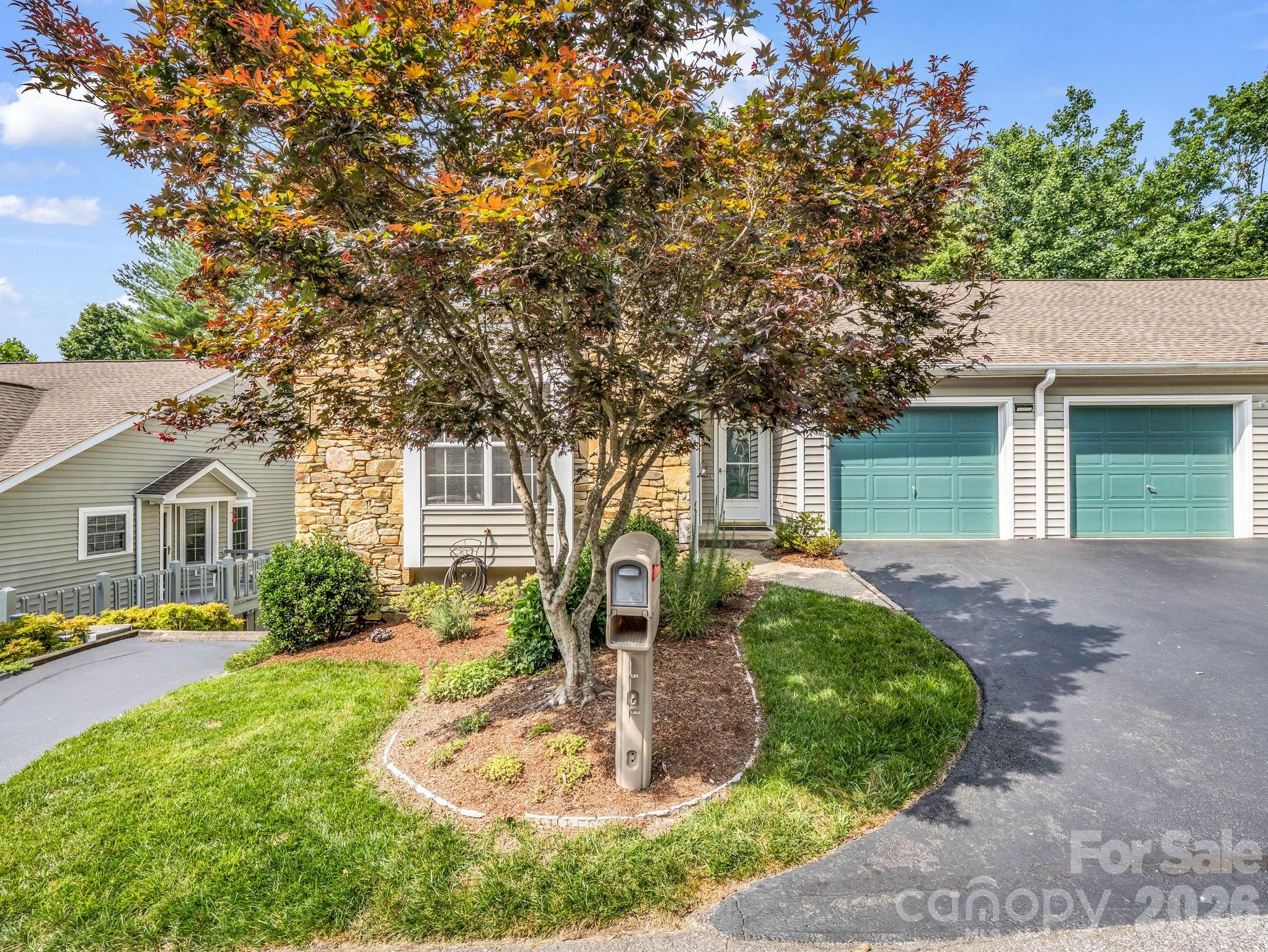 Townhouse at 341 Laurel Park Place, Hendersonville, photo 2 of 40