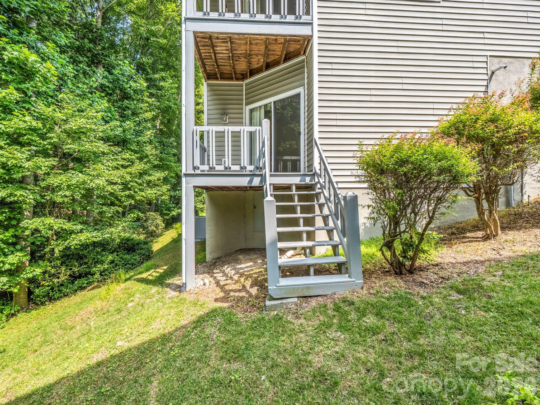 Townhouse at 341 Laurel Park Place, Hendersonville, photo 4 of 40