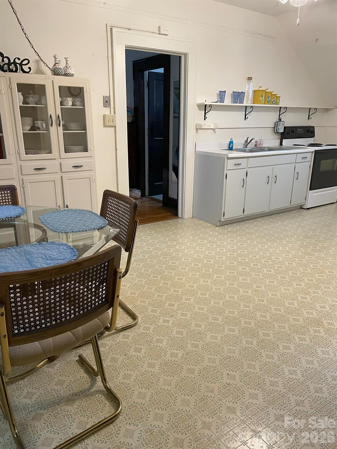 1 BR Apt kitchen - 1518 Greenville Highway, Hendersonville