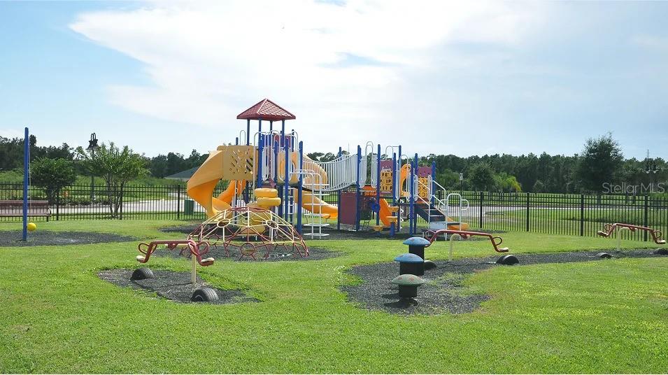 Park - 2220 BARRINGTON LOOP, DAVENPORT