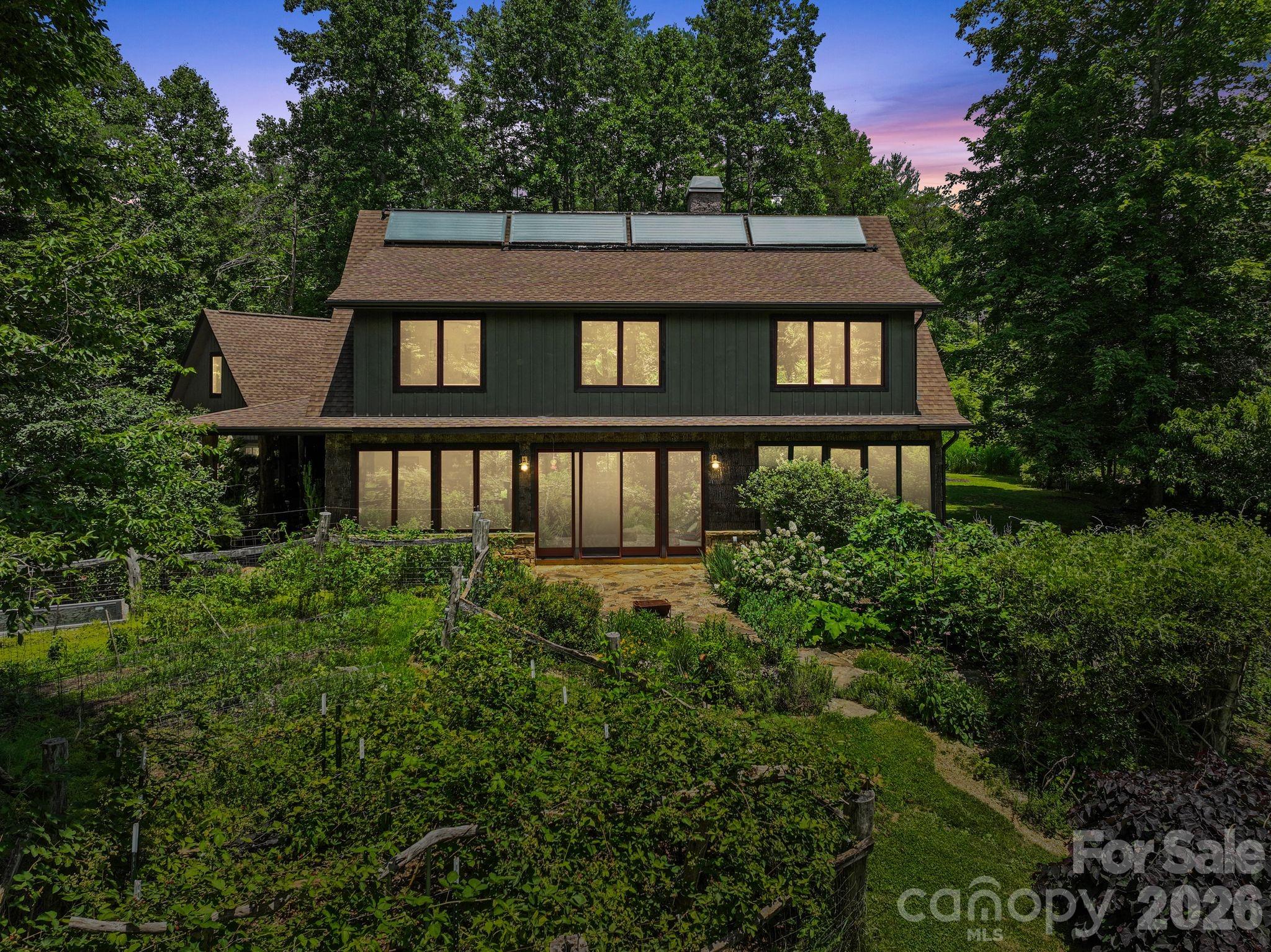 Welcome home - 24 Merriwood Trail, Arden
