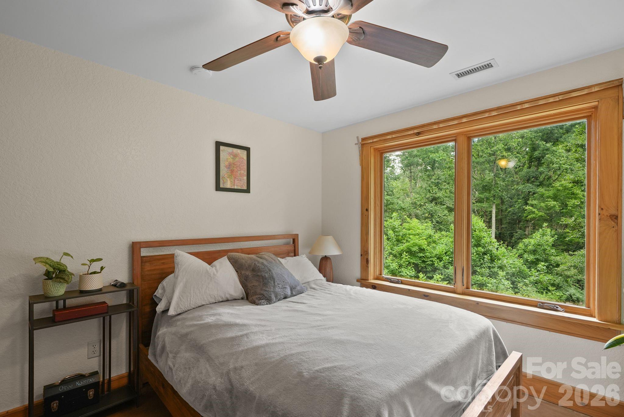 upstairs bedroom - 24 Merriwood Trail, Arden