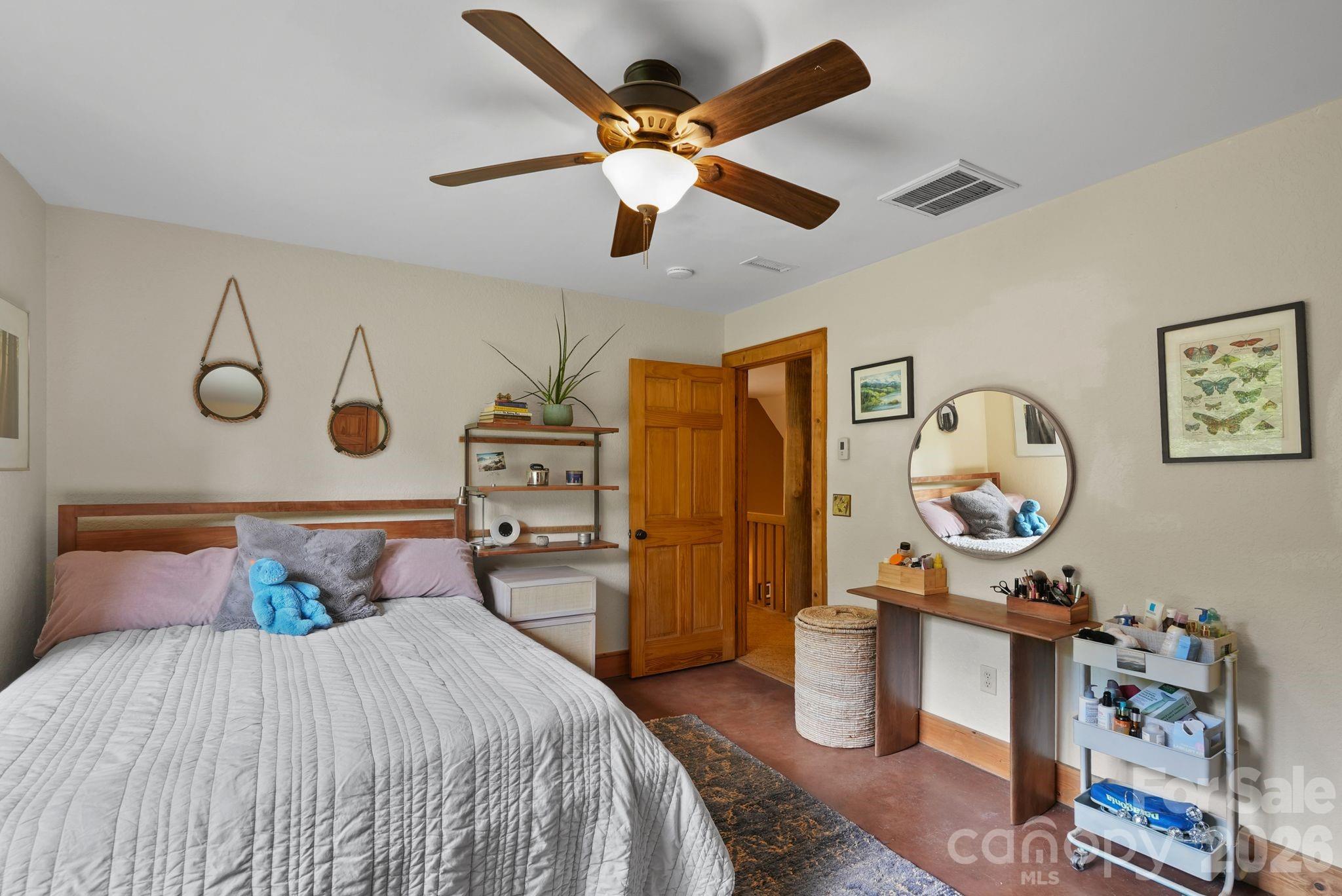 upstairs bedroom - 24 Merriwood Trail, Arden