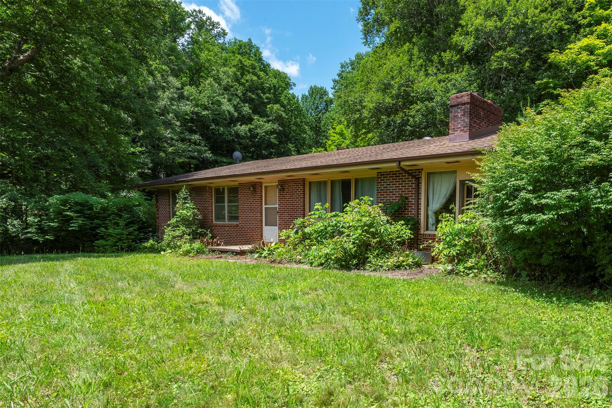 Single Family Residence at 637 Fisher Lane, Marshall, photo 2 of 28
