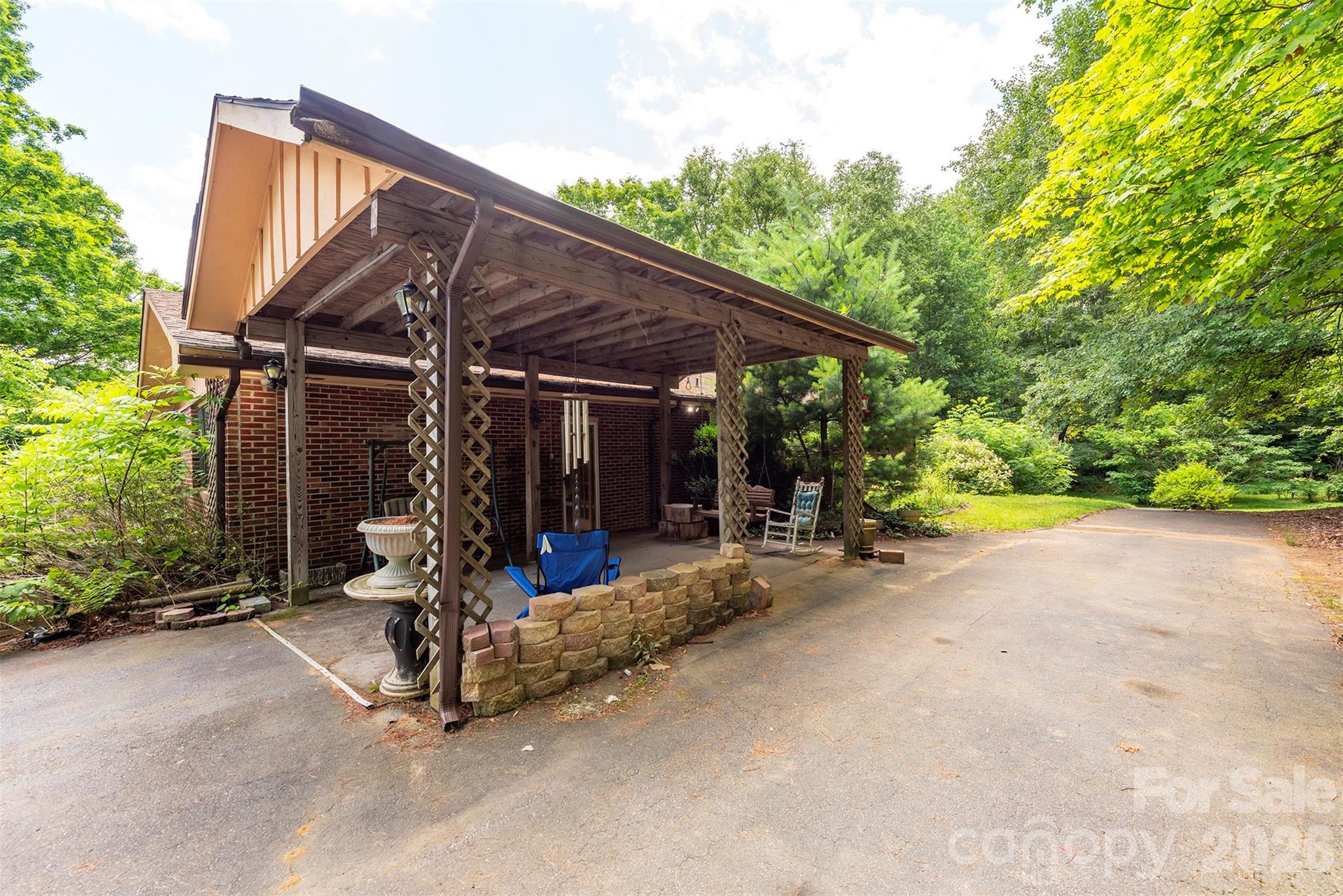 Single Family Residence at 637 Fisher Lane, Marshall, photo 3 of 28