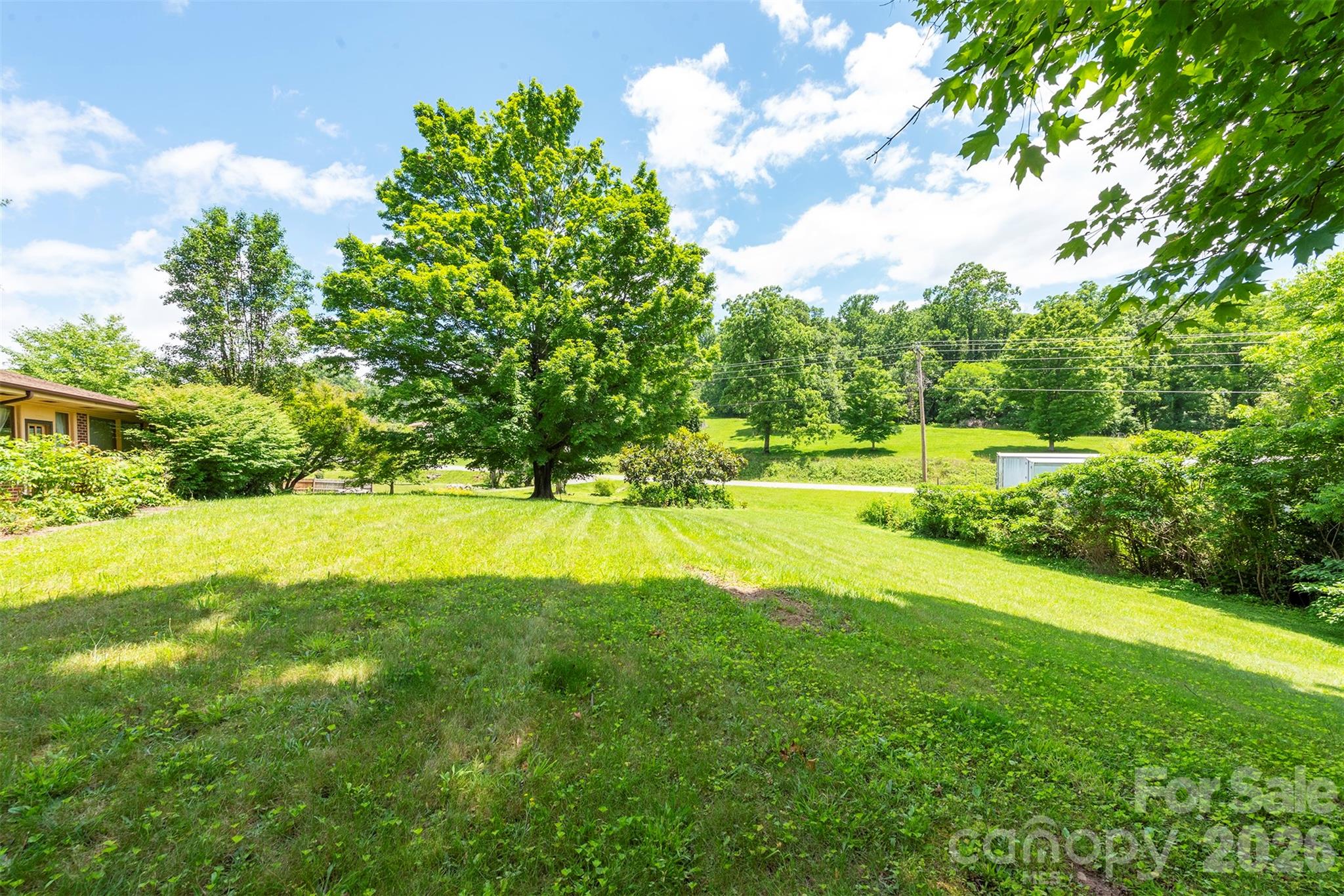 Single Family Residence at 637 Fisher Lane, Marshall, photo 7 of 28