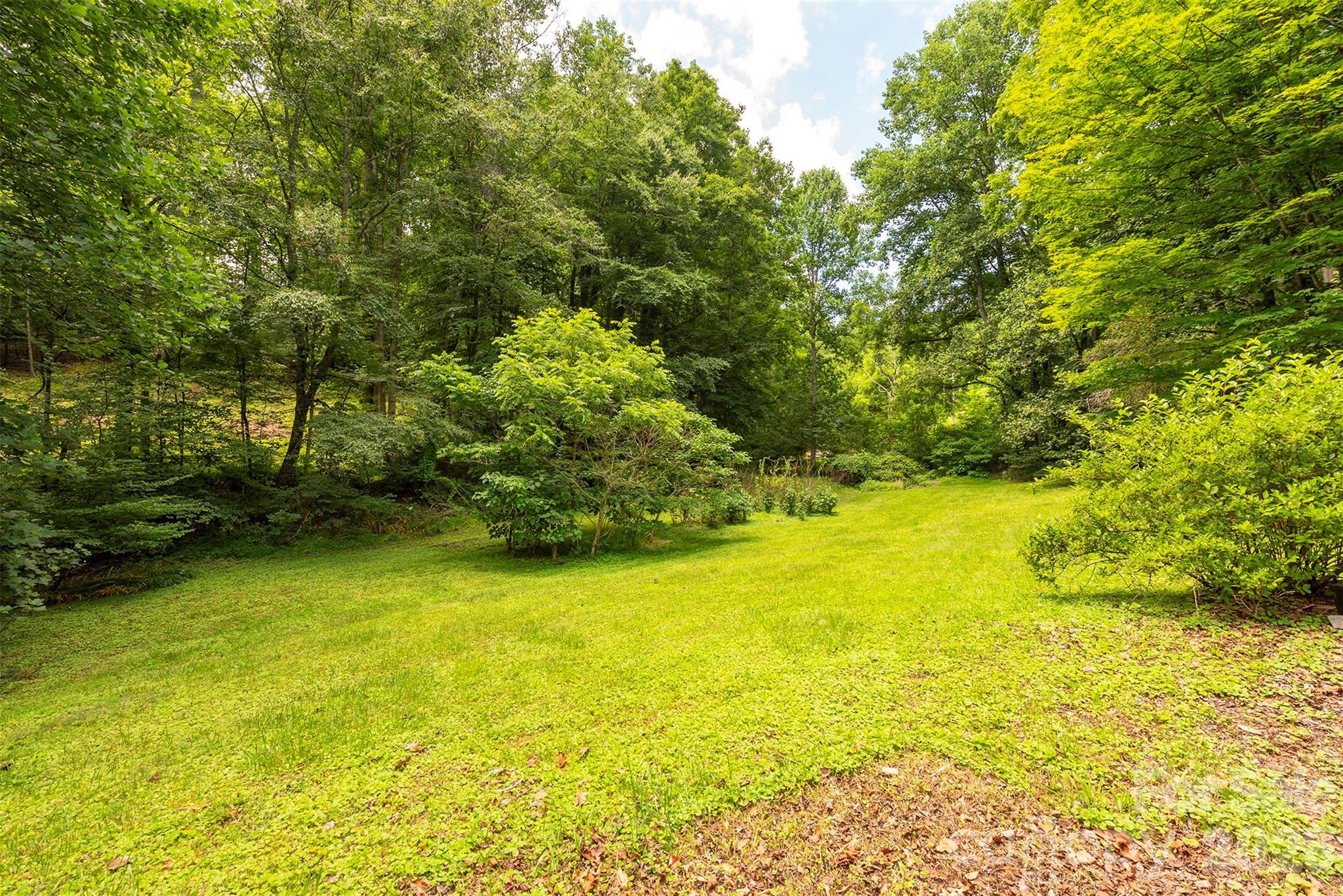 Single Family Residence at 637 Fisher Lane, Marshall, photo 8 of 28