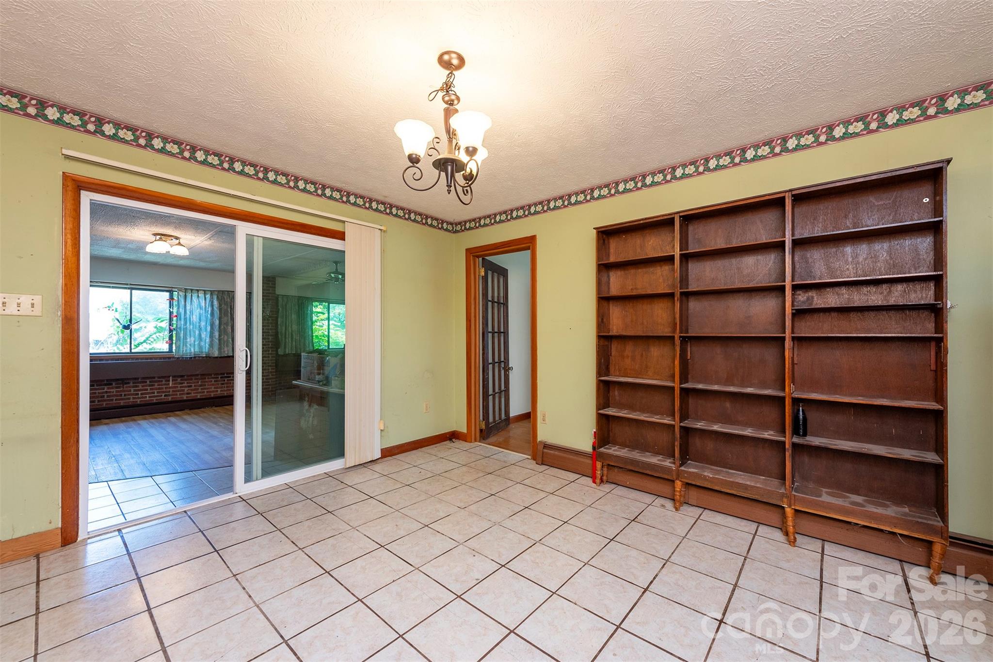 Single Family Residence at 637 Fisher Lane, Marshall, photo 14 of 28