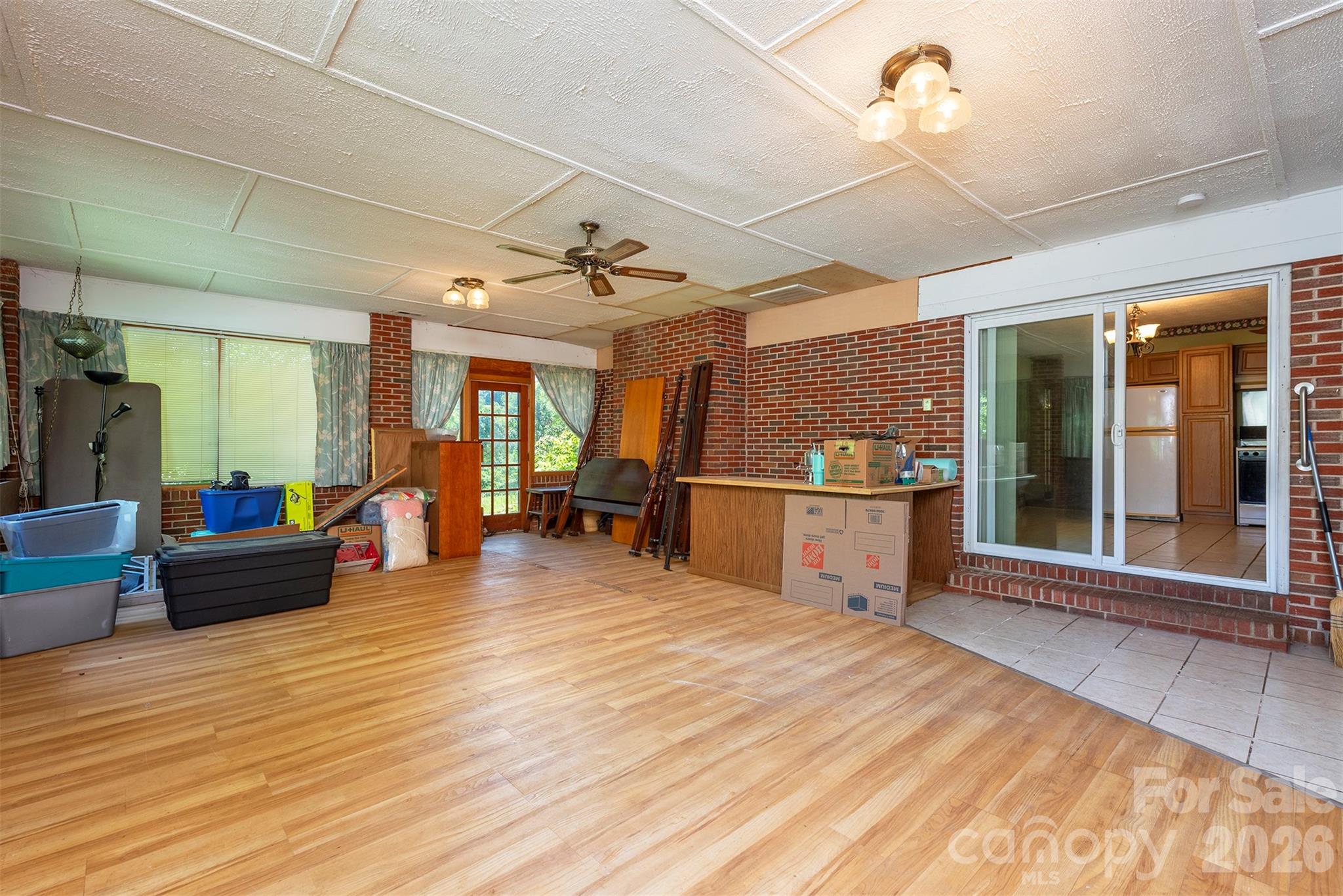 Single Family Residence at 637 Fisher Lane, Marshall, photo 16 of 28