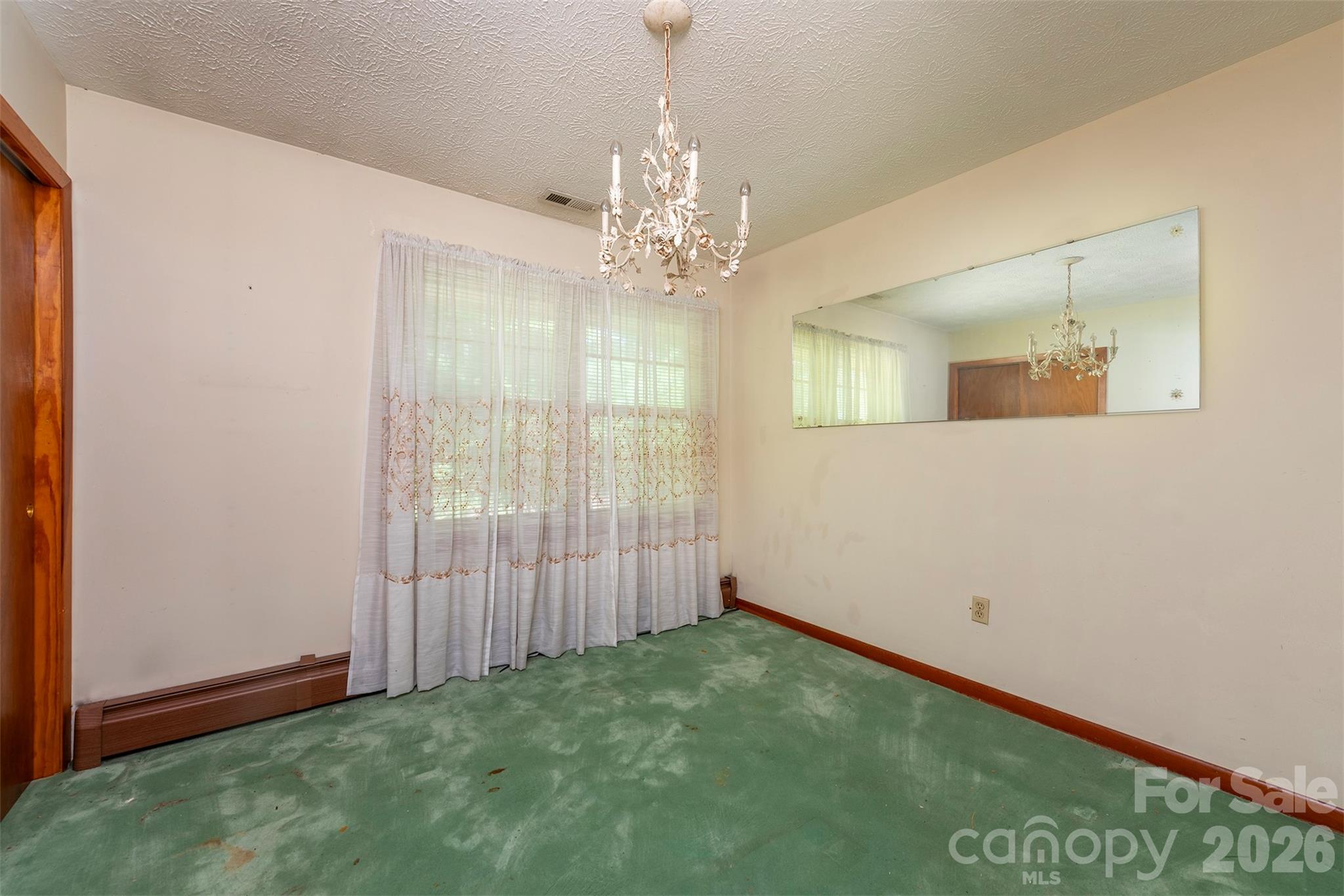 Single Family Residence at 637 Fisher Lane, Marshall, photo 17 of 28