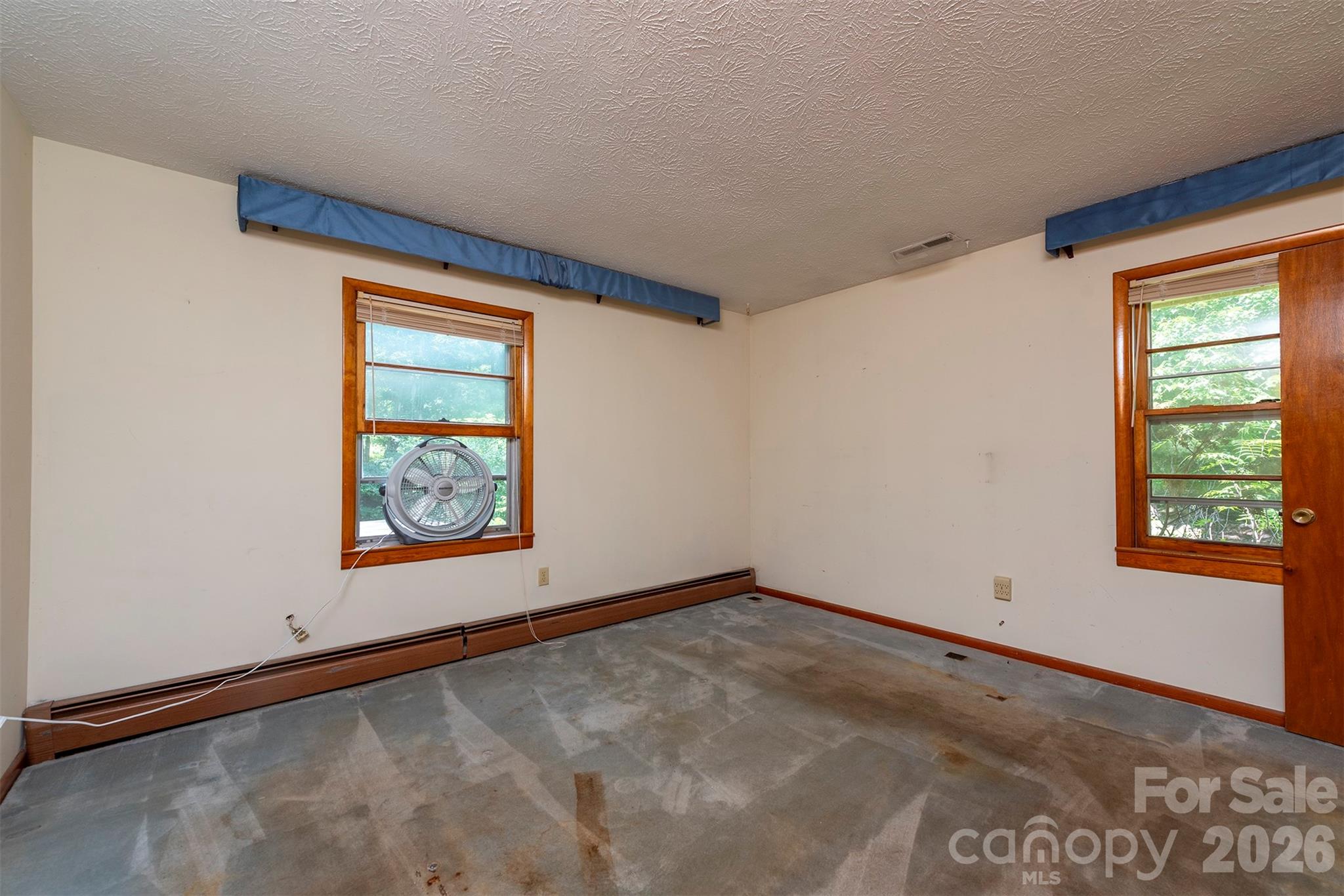 Single Family Residence at 637 Fisher Lane, Marshall, photo 20 of 28