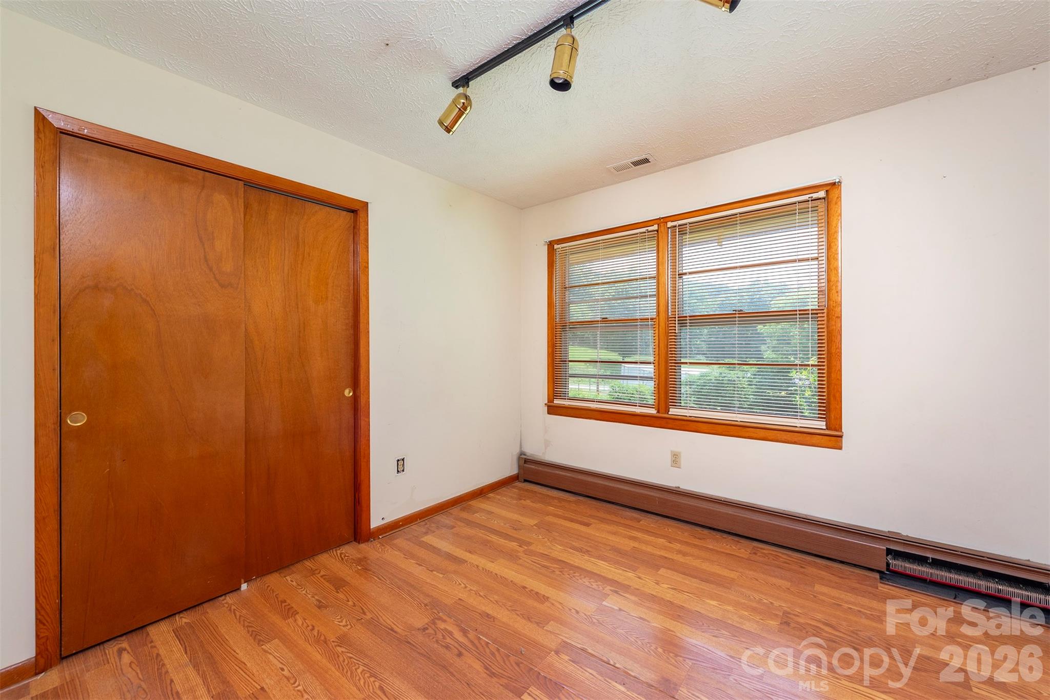 Single Family Residence at 637 Fisher Lane, Marshall, photo 23 of 28
