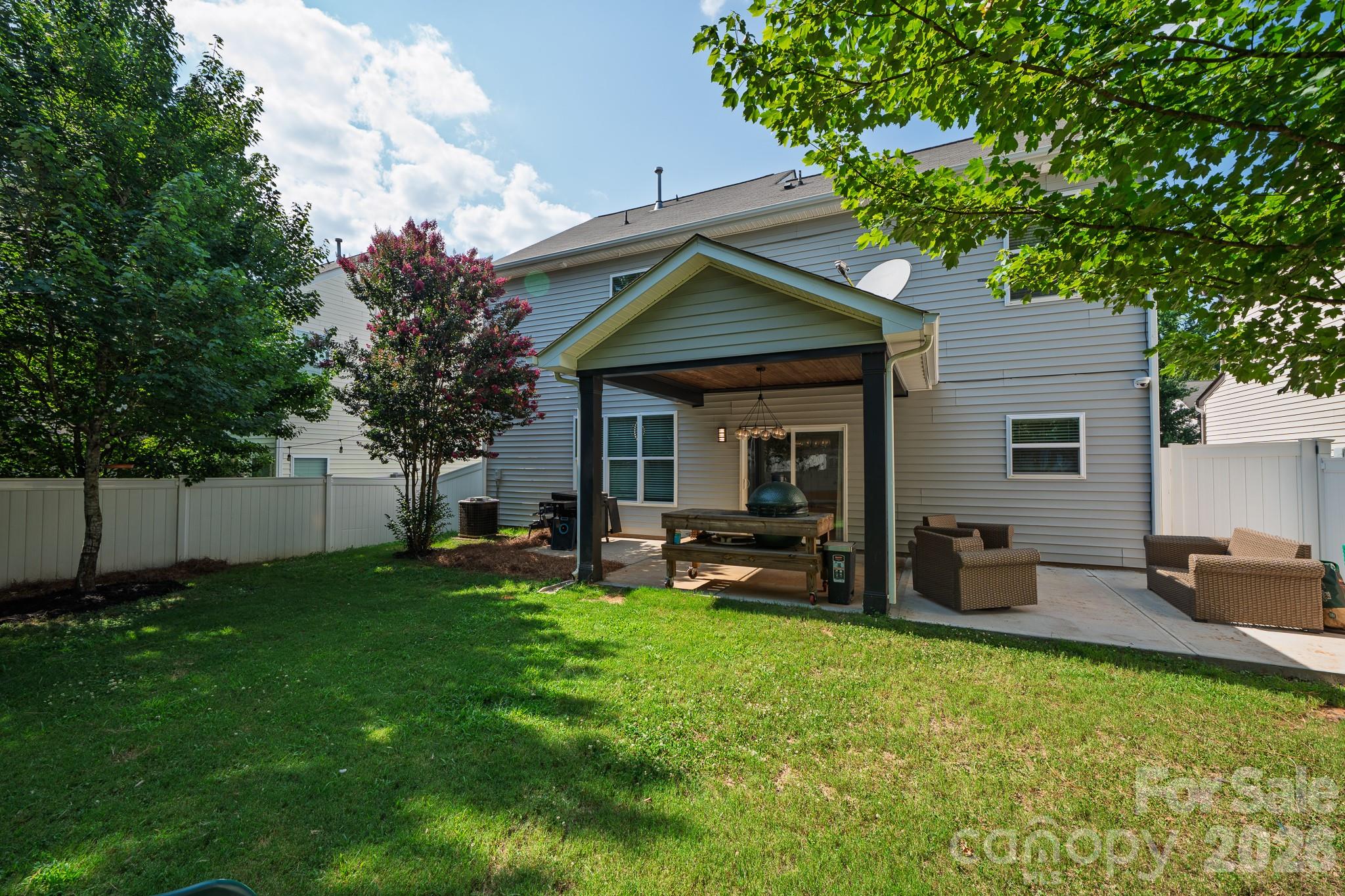 Single Family Residence at 724 Balboa Court, Fort Mill, photo 2 of 45