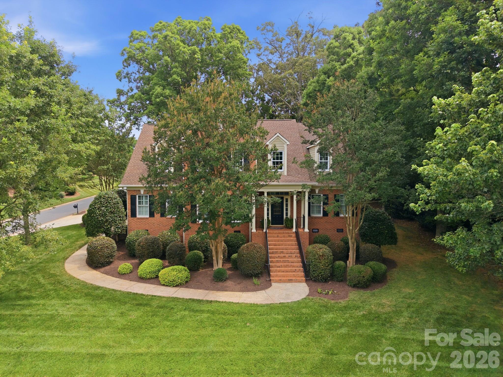 Single Family Residence at 1016 Firethorne Club Drive, Waxhaw, photo 2 of 51