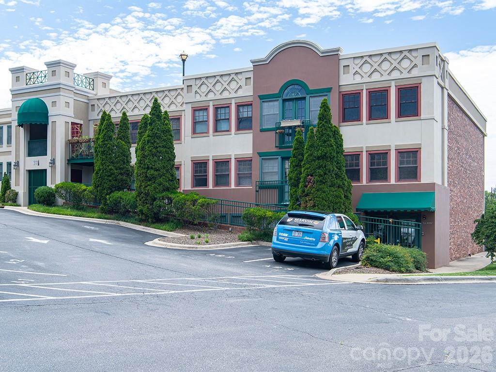 Condominium at 37 Hiawassee Street, Asheville, photo 20 of 22